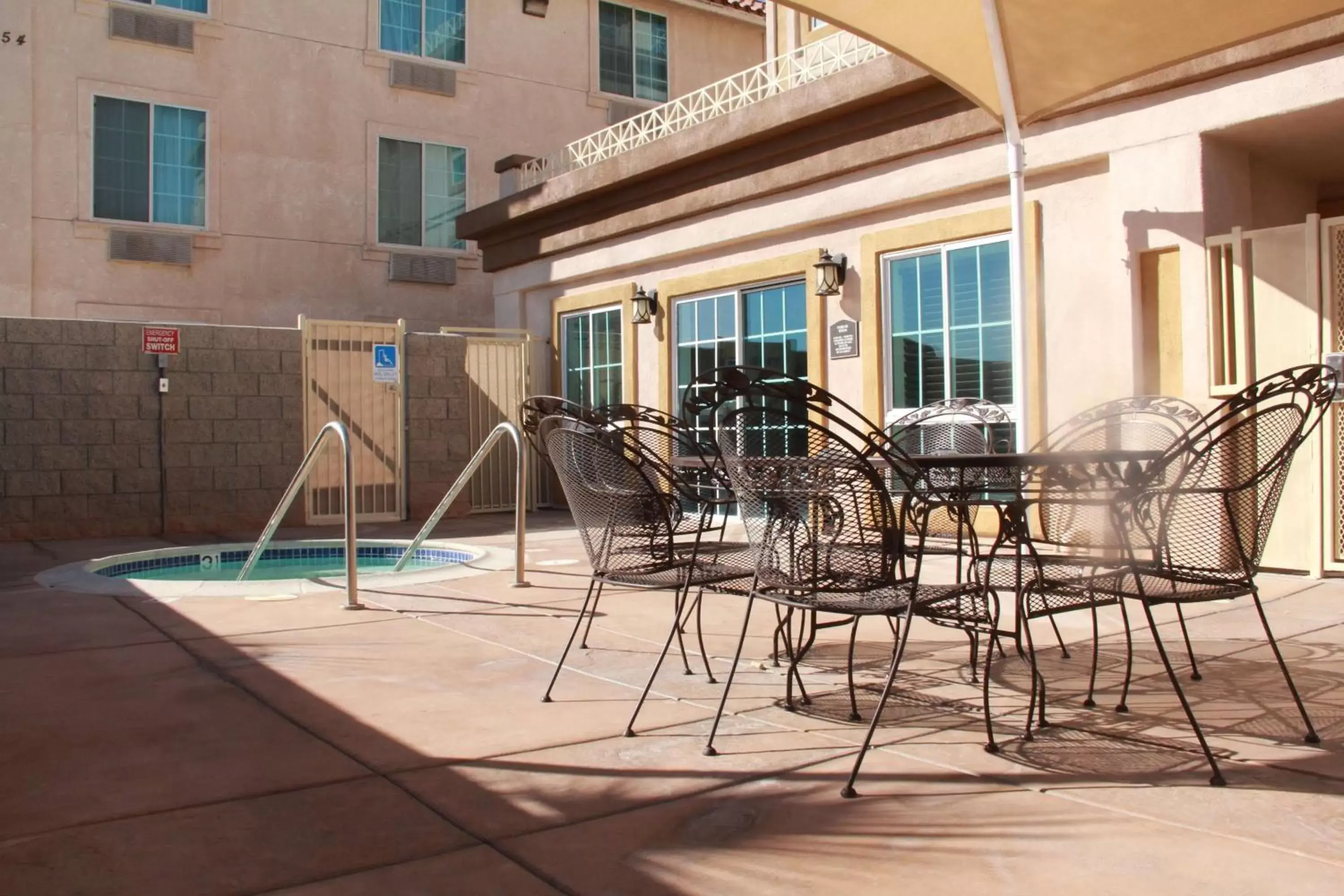 Property building, Swimming Pool in Best Western El Centro Inn