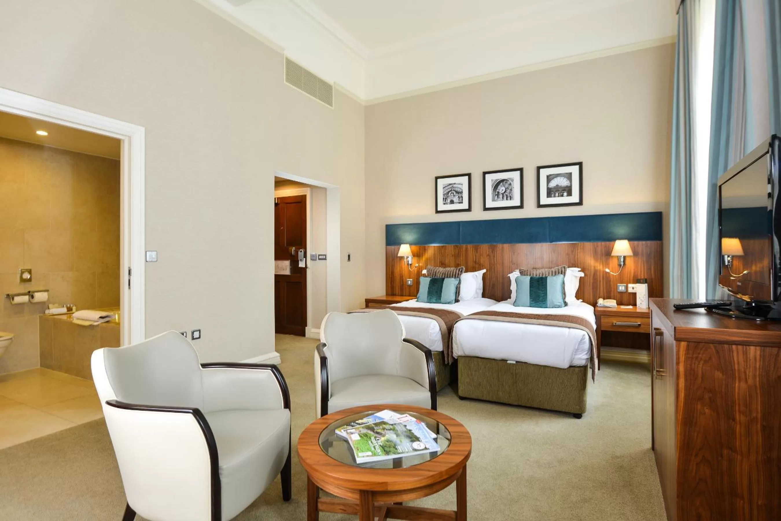 Photo of the whole room, Bed in The Grand, York