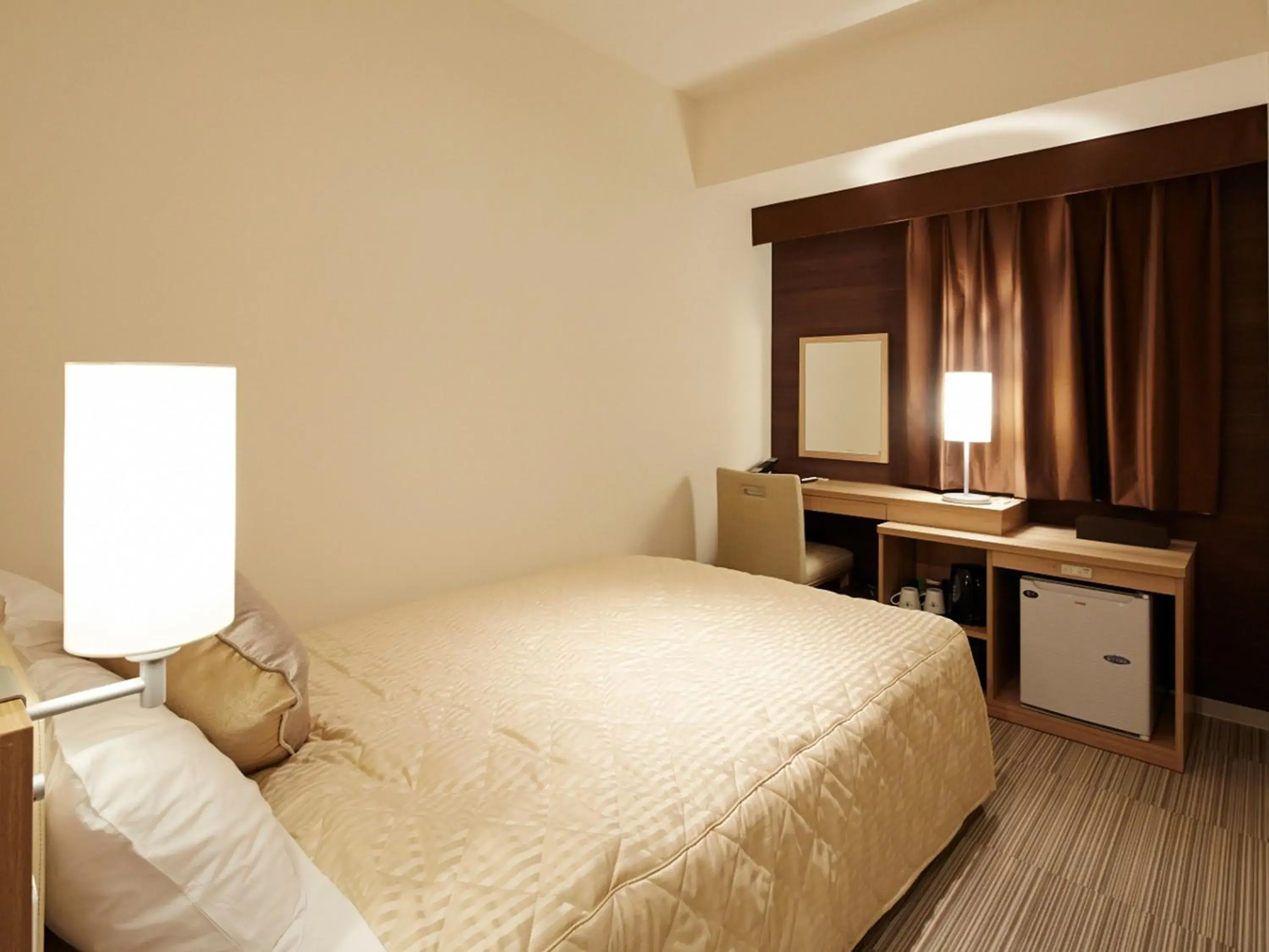 Photo of the whole room, Bed in UNIZO INN Kobe Sannomiya