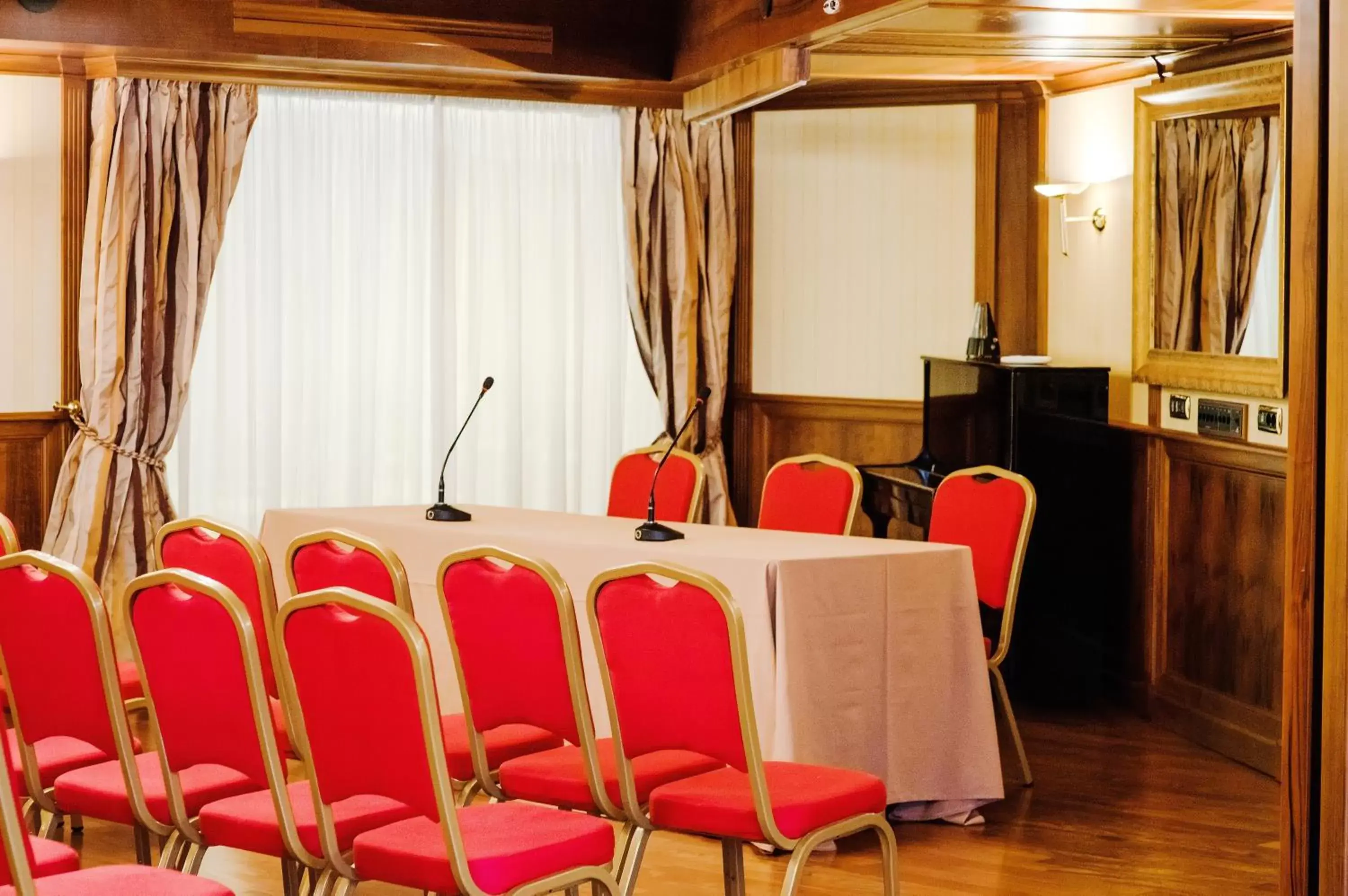 Business facilities in Hotel Villa Traiano