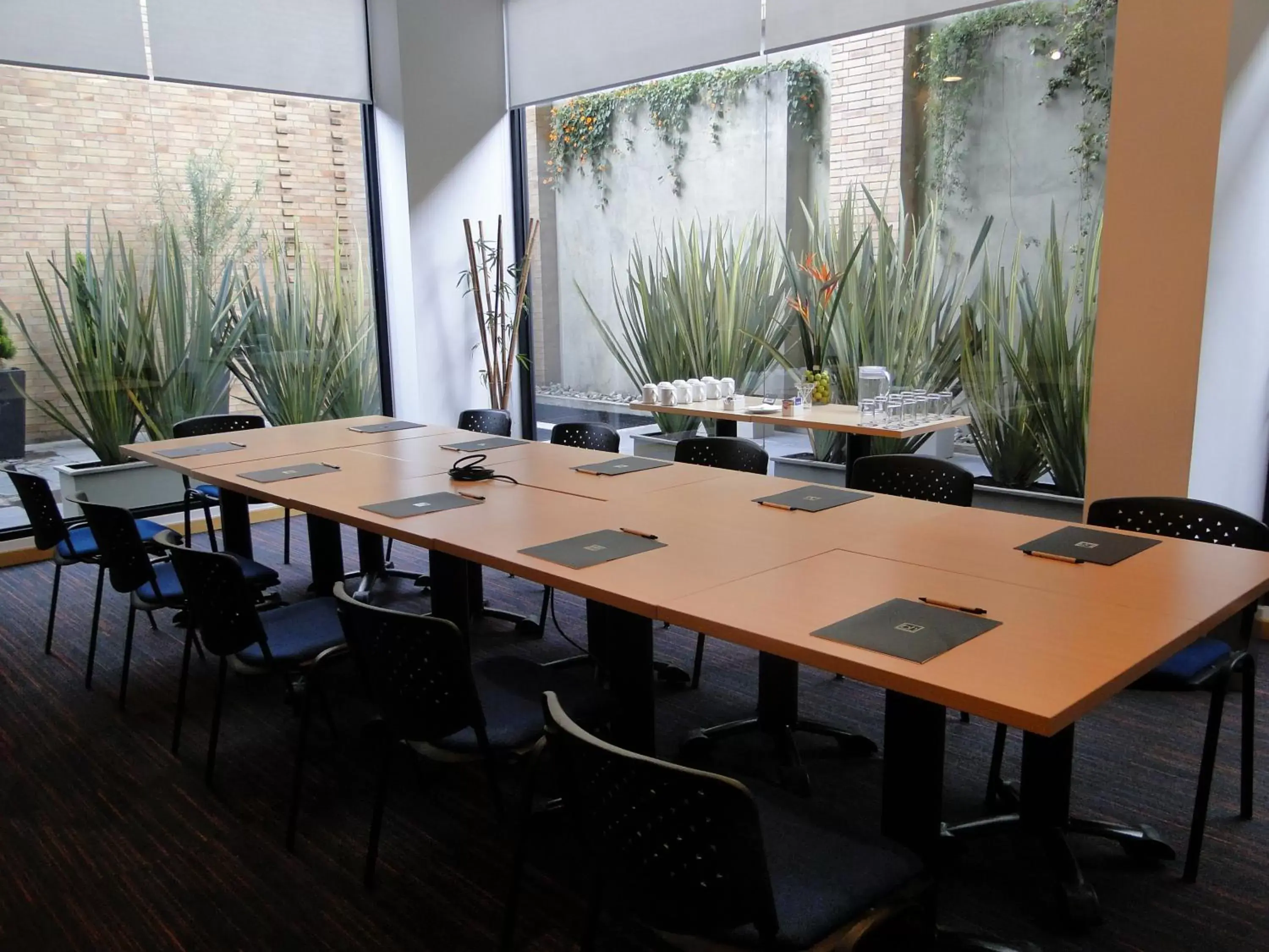 Business facilities in Hotel bh Parque 93