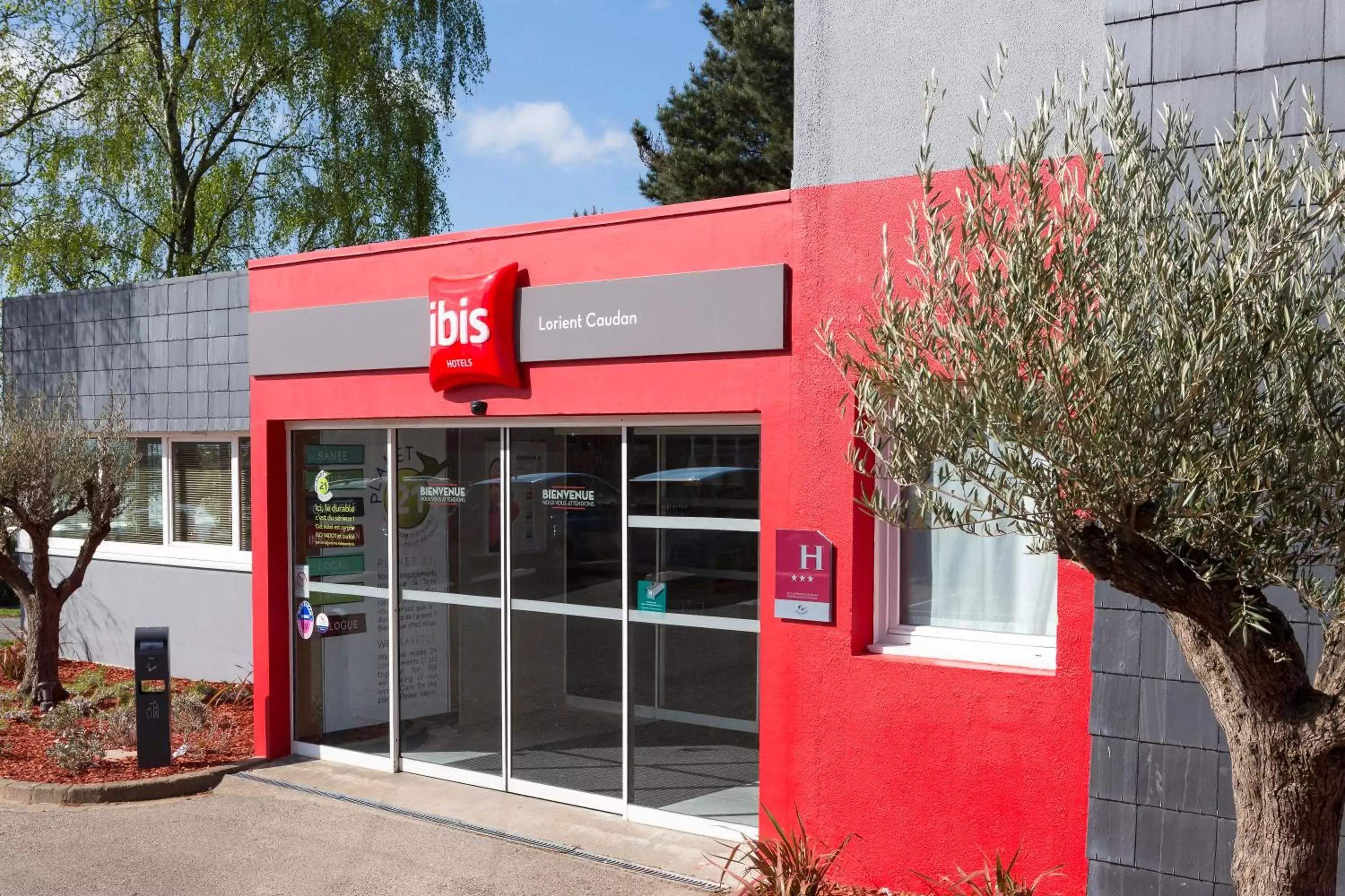 Property building in ibis Lorient Centre Hôtelier Property building in ibis Lorient Centre Hôtelier