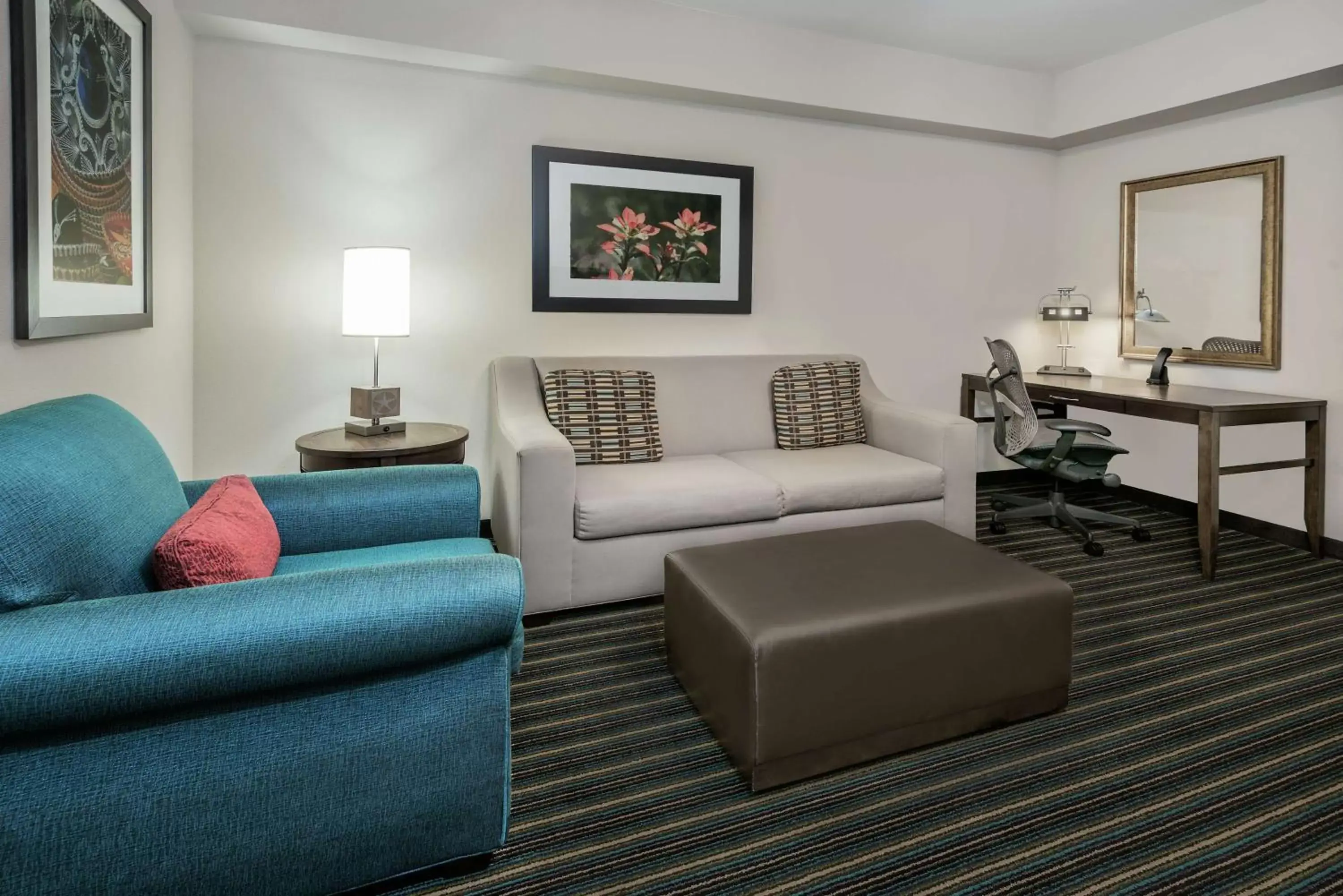 Bedroom, Seating Area in Hilton Garden Inn San Antonio/Rim Pass Drive