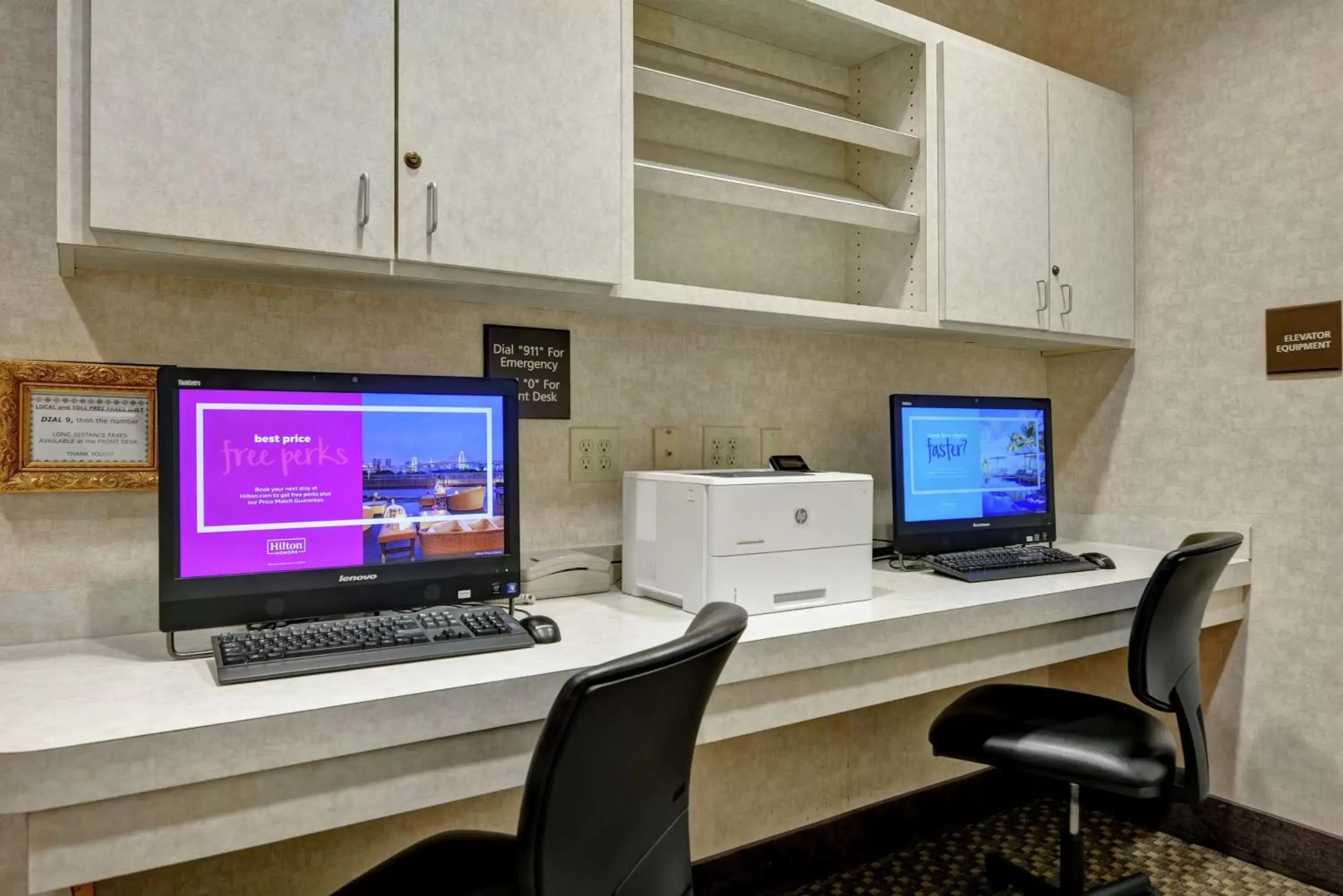 Business facilities in Hampton Inn Charleston North