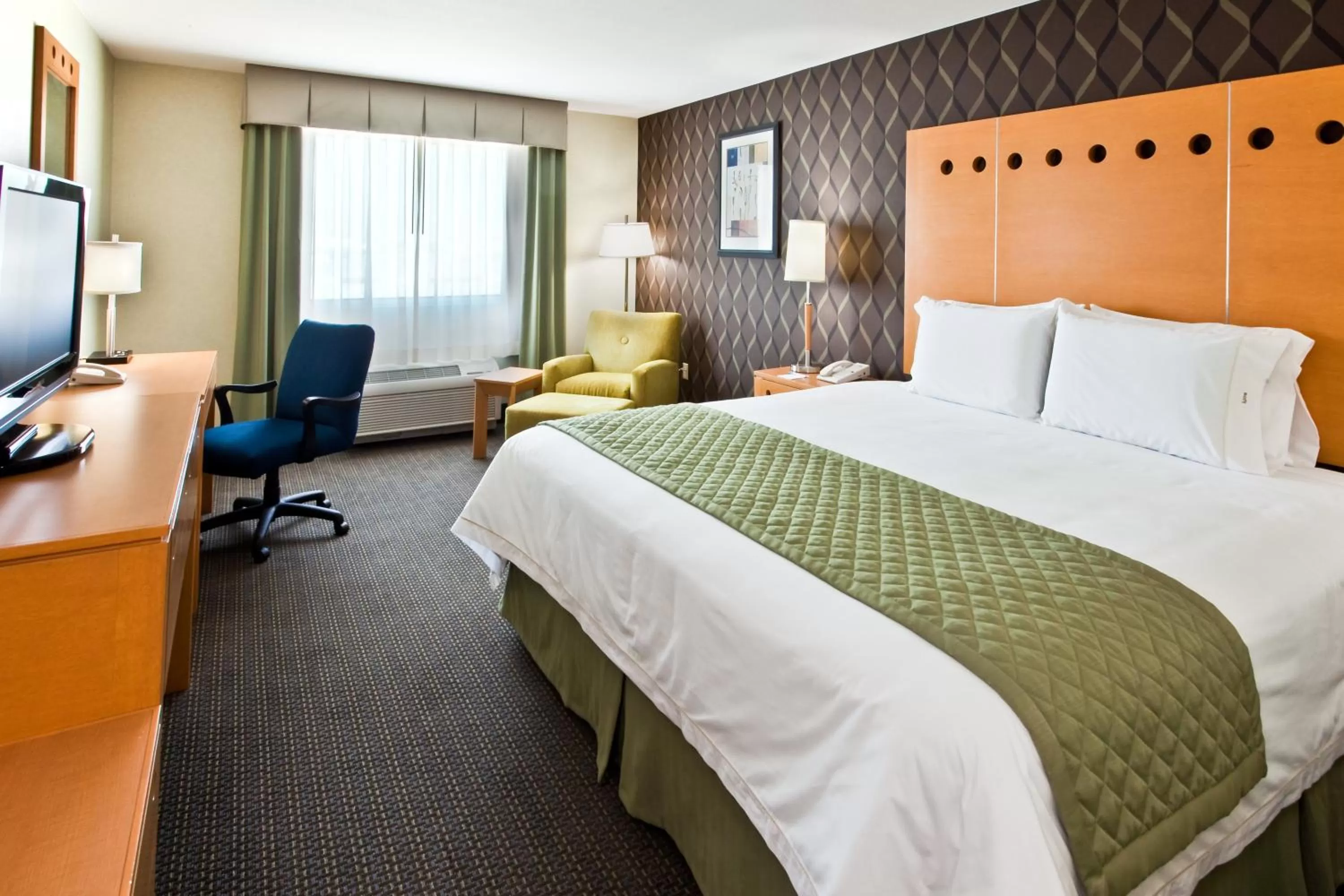 Photo of the whole room, Bed in Holiday Inn Express & Suites Monterrey Aeropuerto by IHG