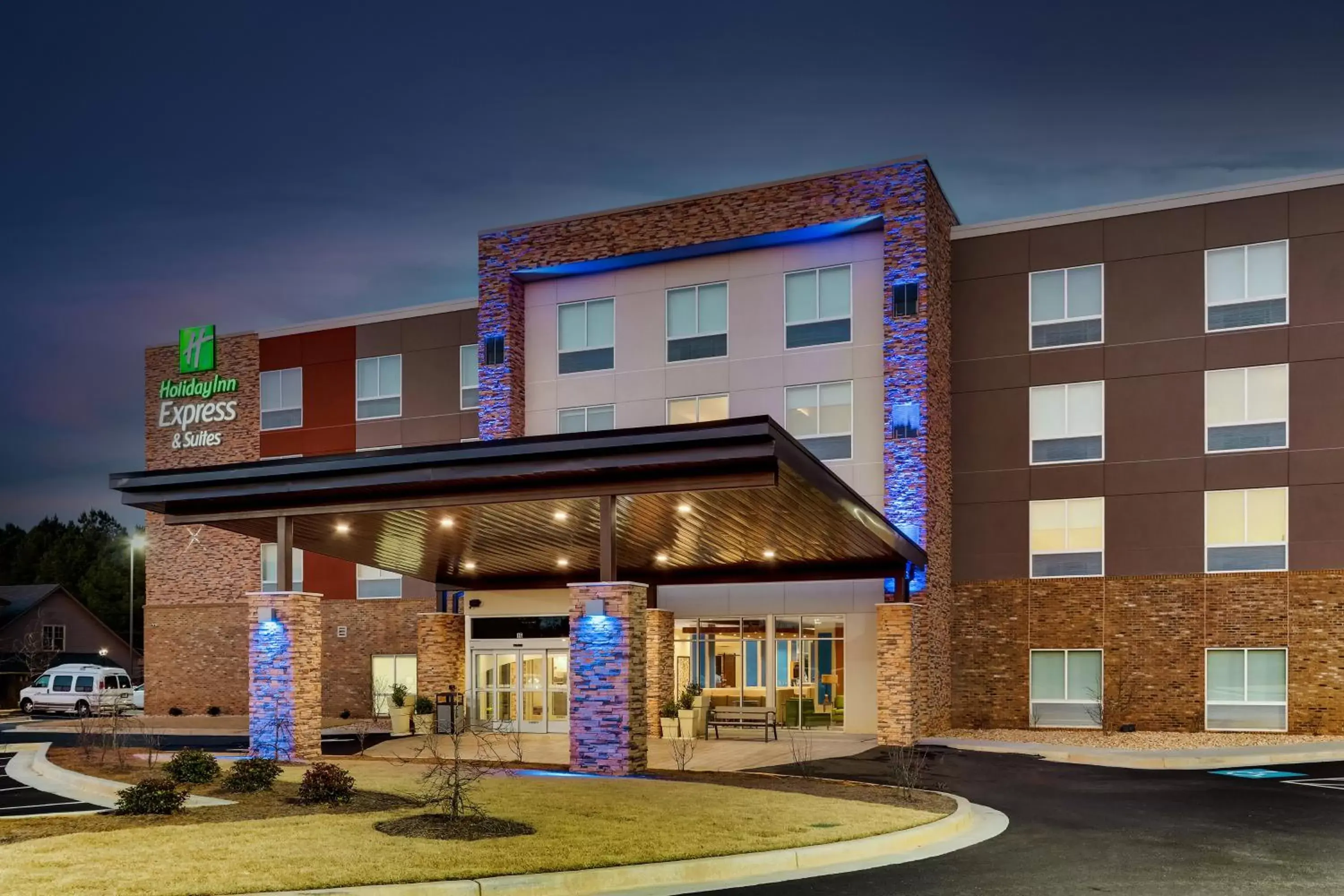 Property Building in Holiday Inn Express & Suites - Dawsonville, an IHG Hotel