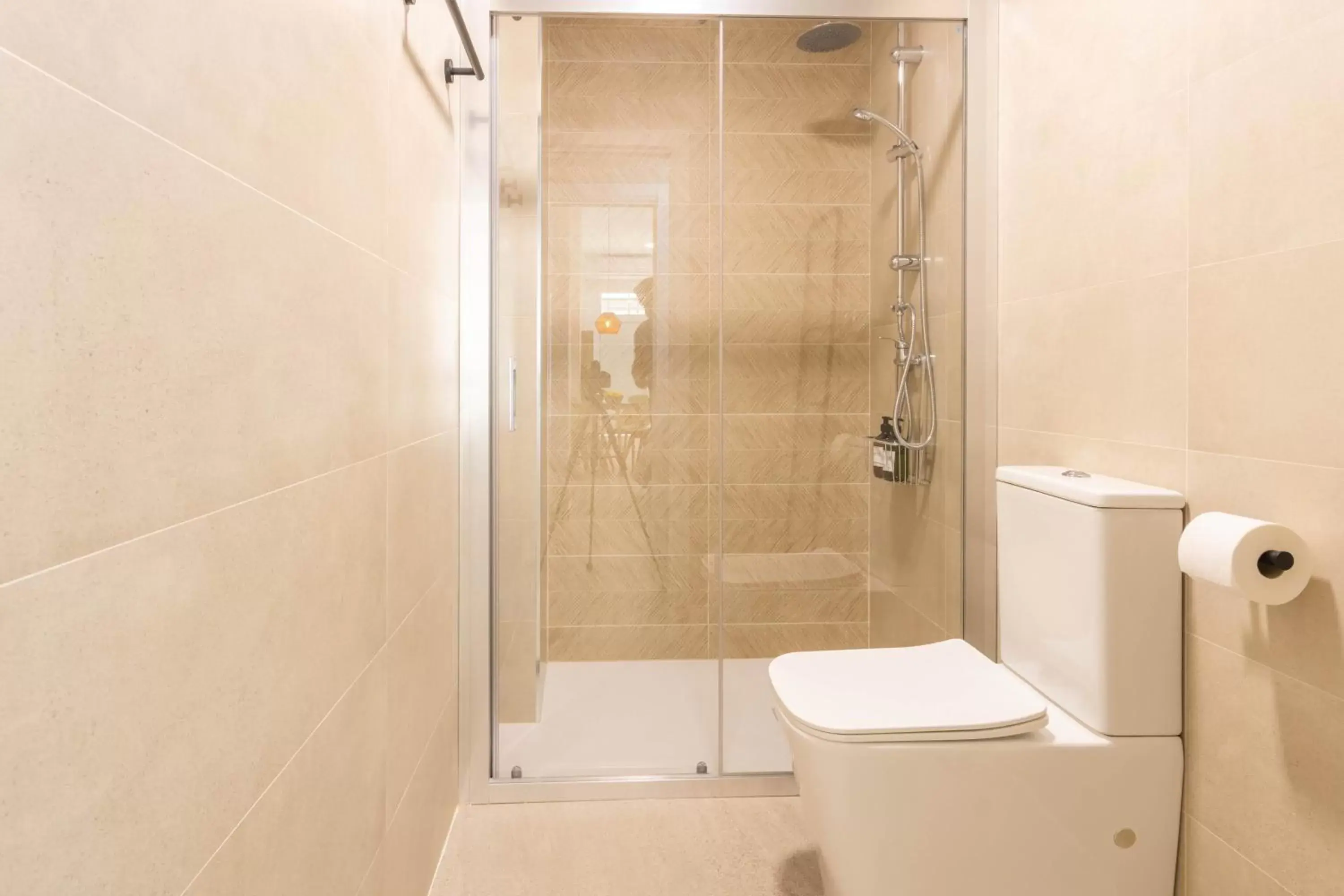 Shower, Bathroom in Apartamentos Alnatur