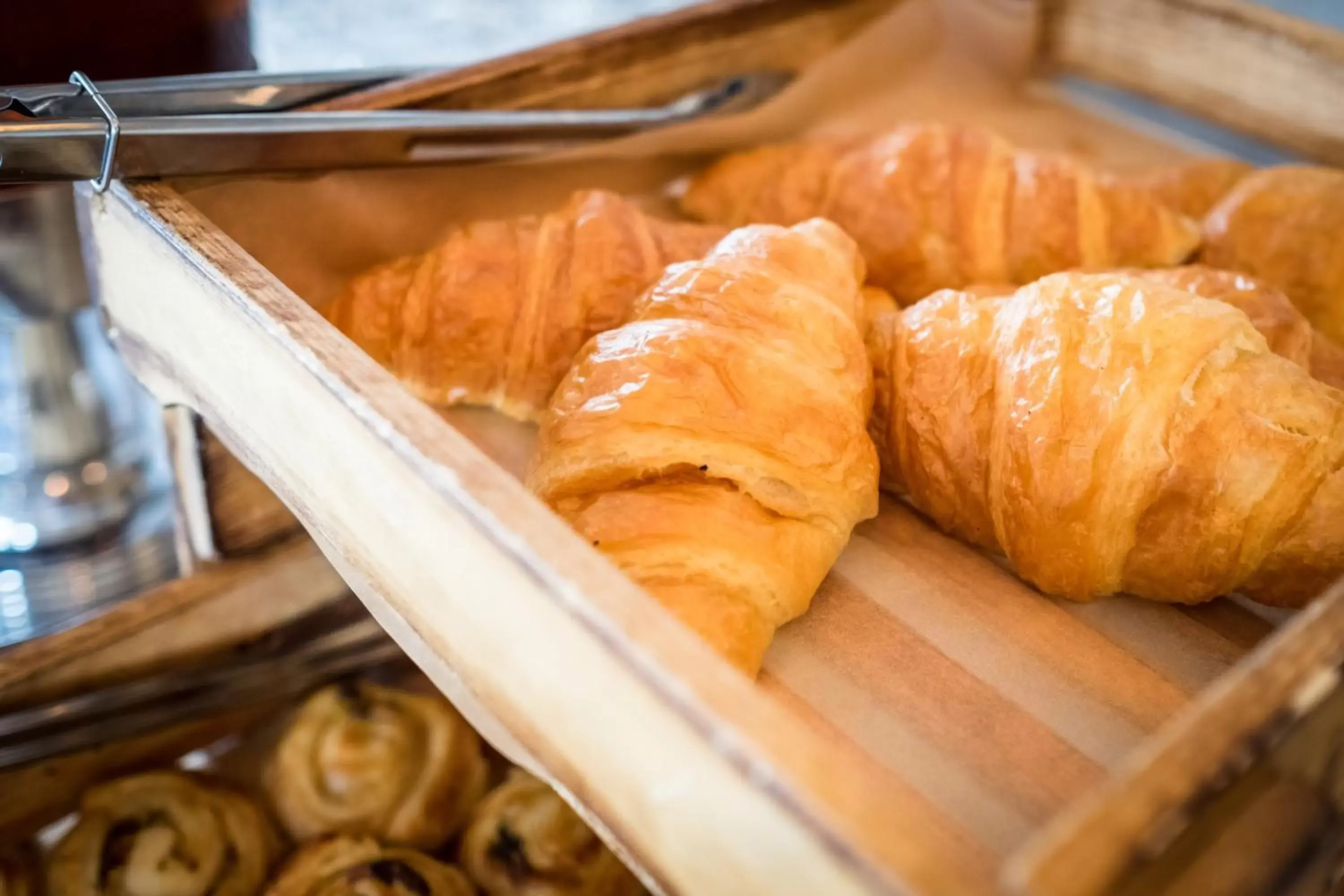 Breakfast, Food in Holiday Inn Maidstone-Sevenoaks, an IHG Hotel