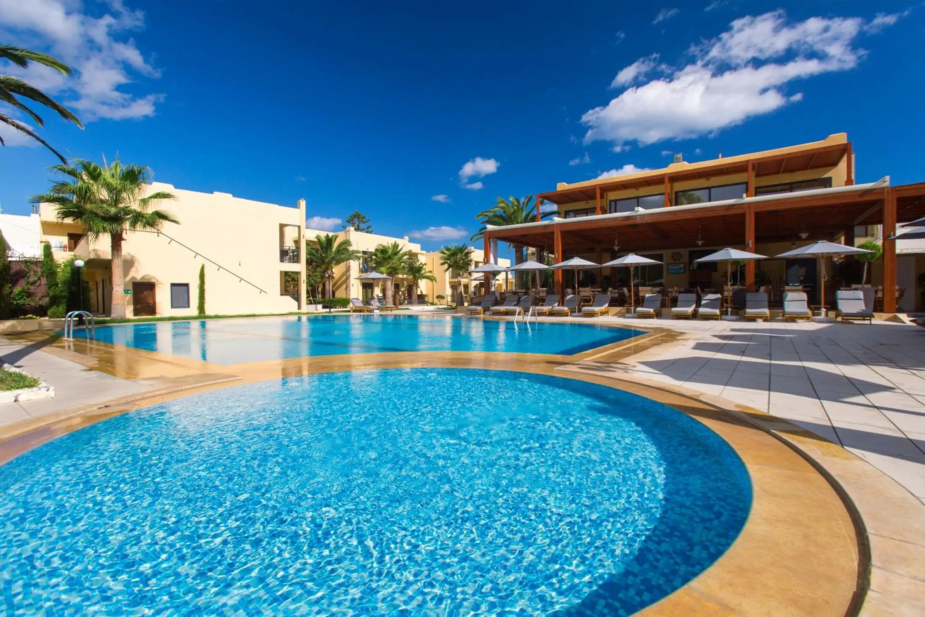 Swimming Pool in Atlantis Beach Hotel