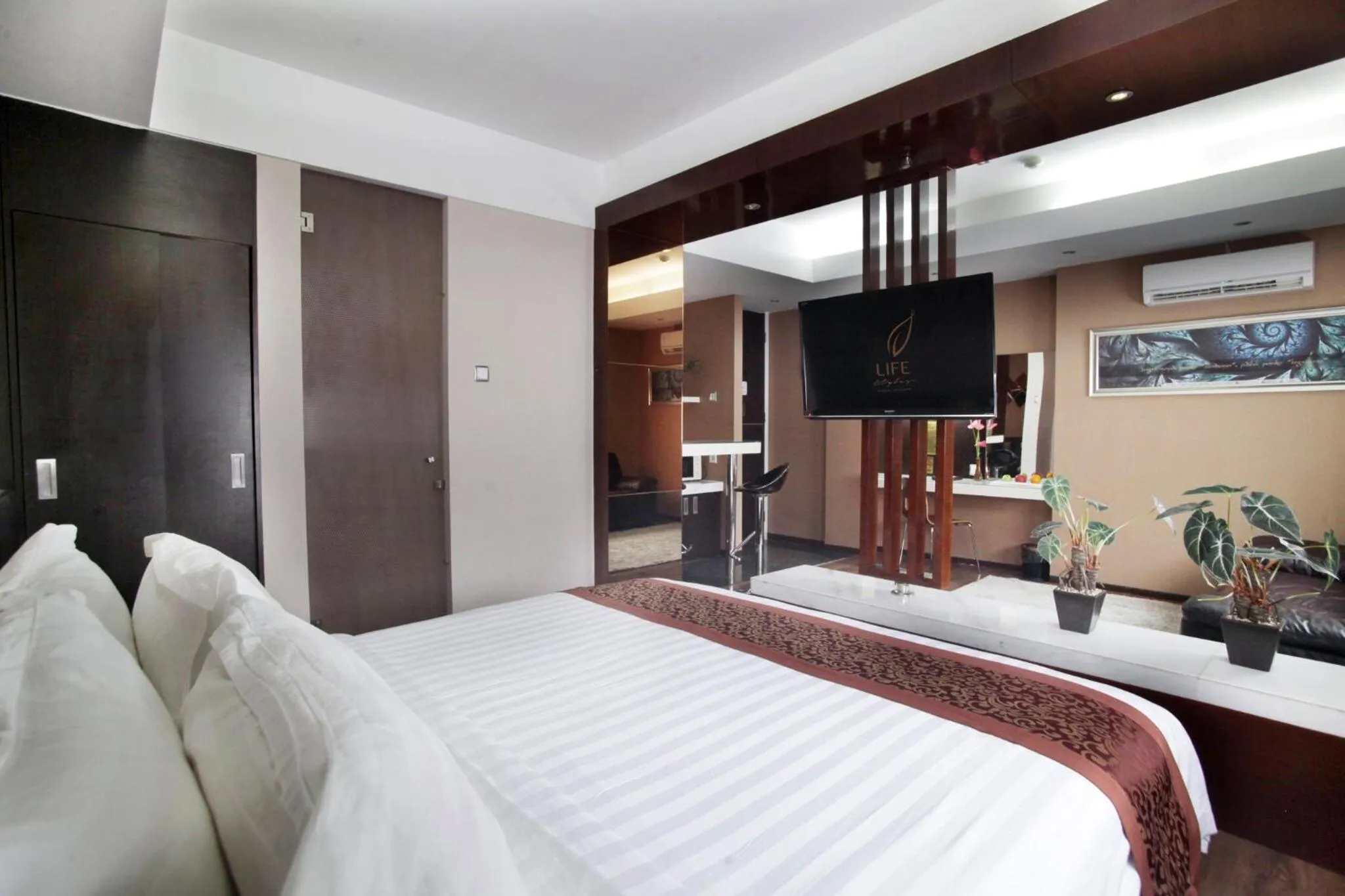 Bed in Favor Hotel Makassar City Center By LIFE