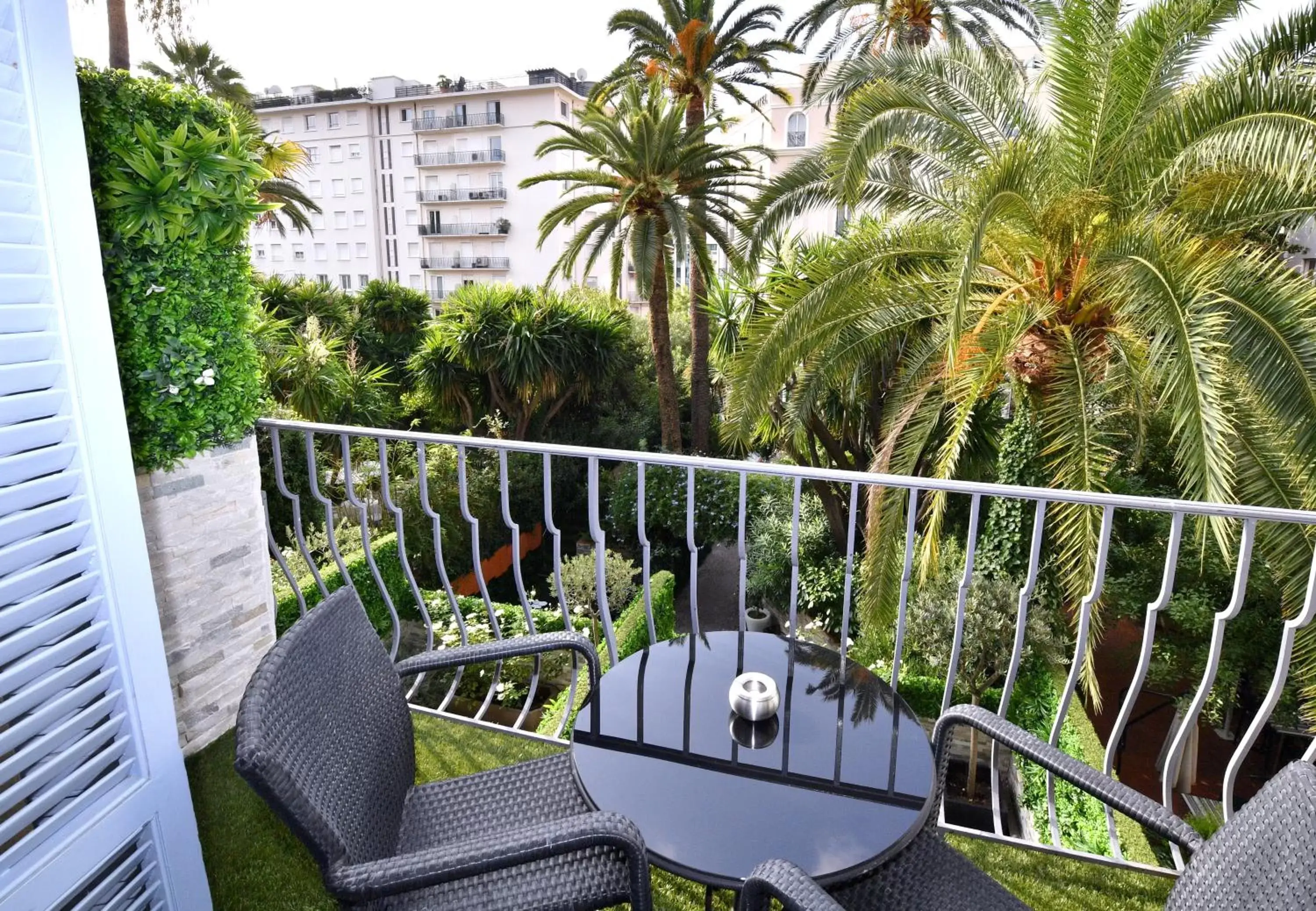 Balcony/Terrace in Hôtel de Provence