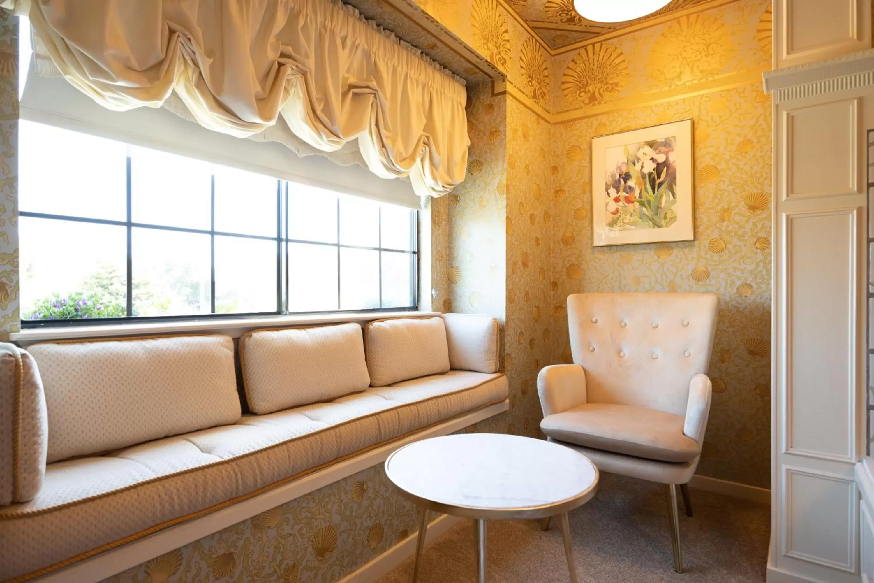 Garden view in Mill Rose Inn Garden view in Mill Rose Inn