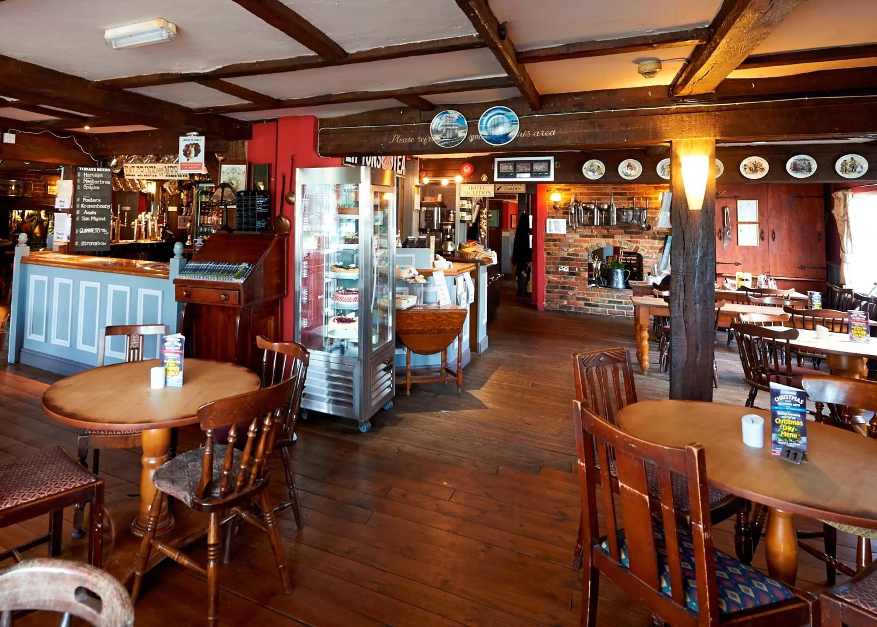 Restaurant/places to eat in Camden Arms Hotel