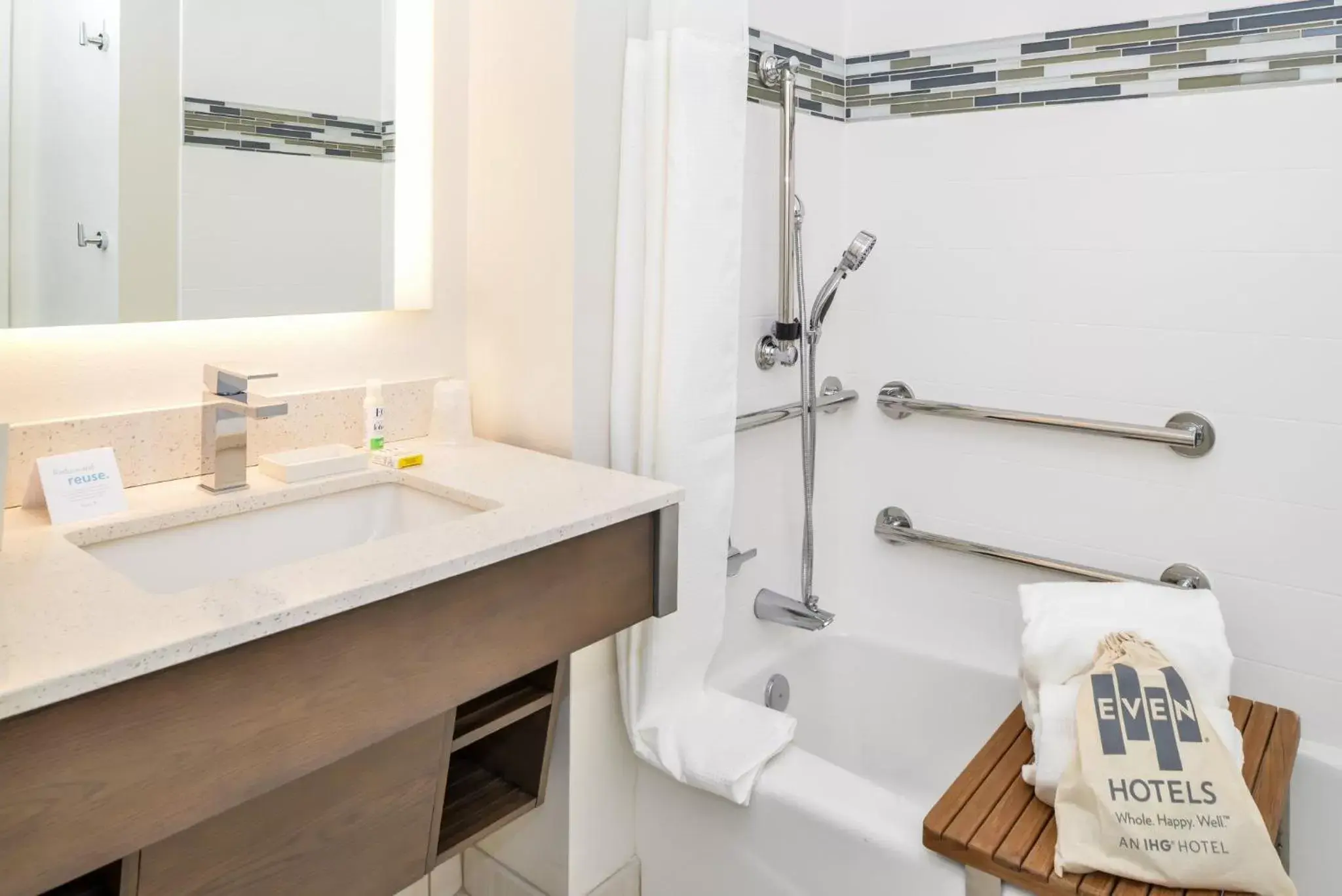 King Room - Mobility Access/Hearing Accessible in EVEN Hotel Eugene by IHG King Room - Mobility Access/Hearing Accessible in EVEN Hotel Eugene by IHG