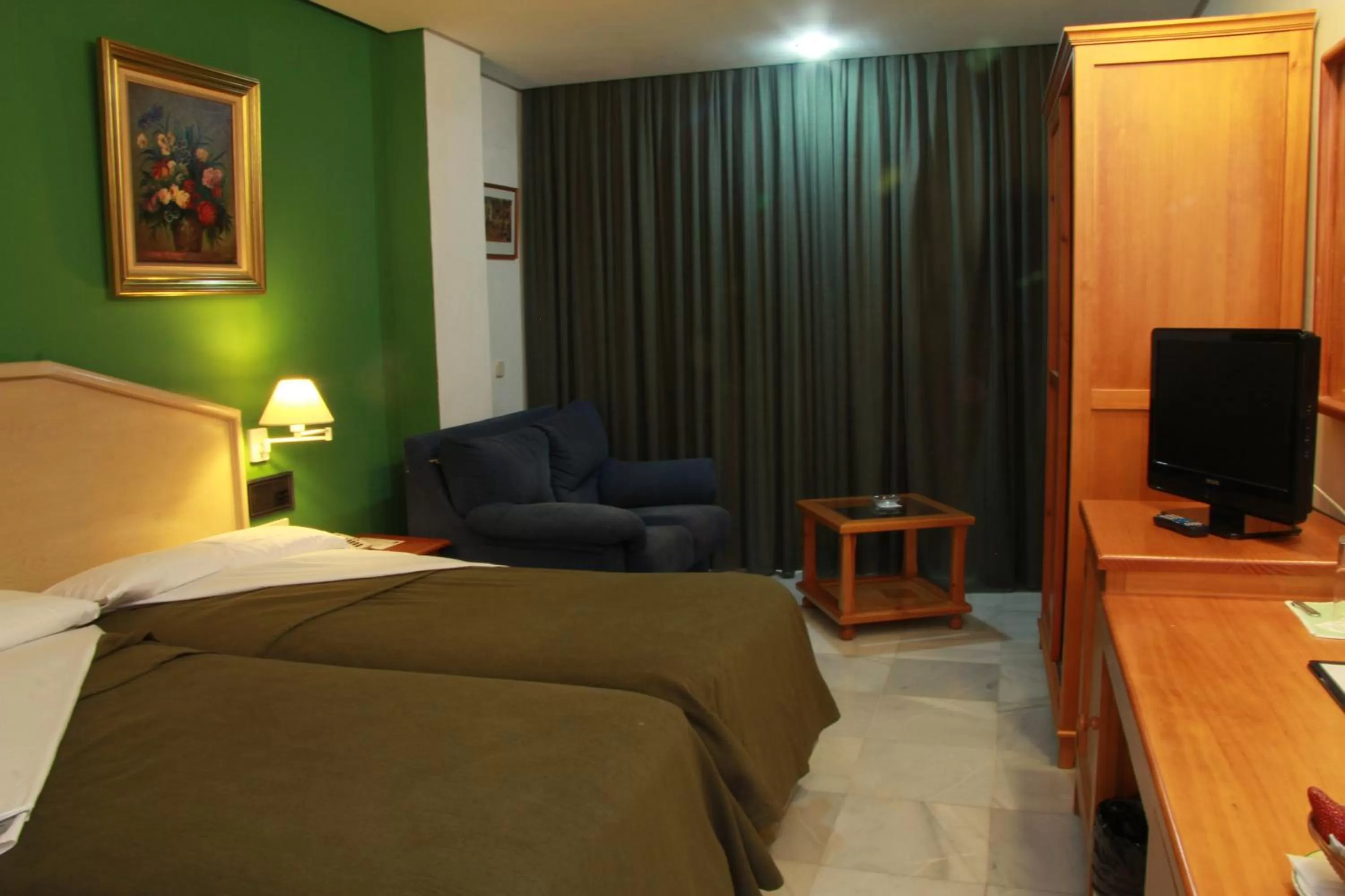 Twin Room (2 Adults + 1 Child ) in Del Mar Hotel & Spa