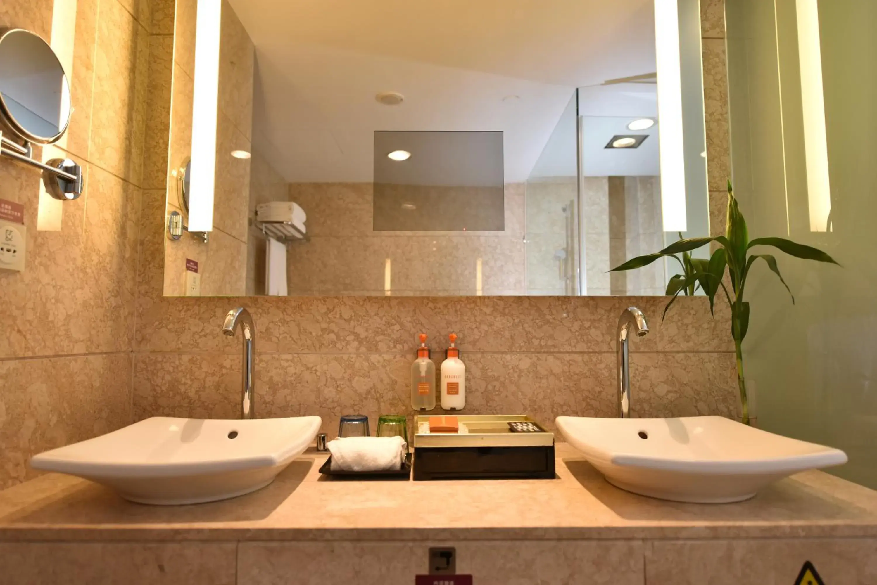 Toilet, Bathroom in Crowne Plaza Zhongshan Wing On City, an IHG Hotel