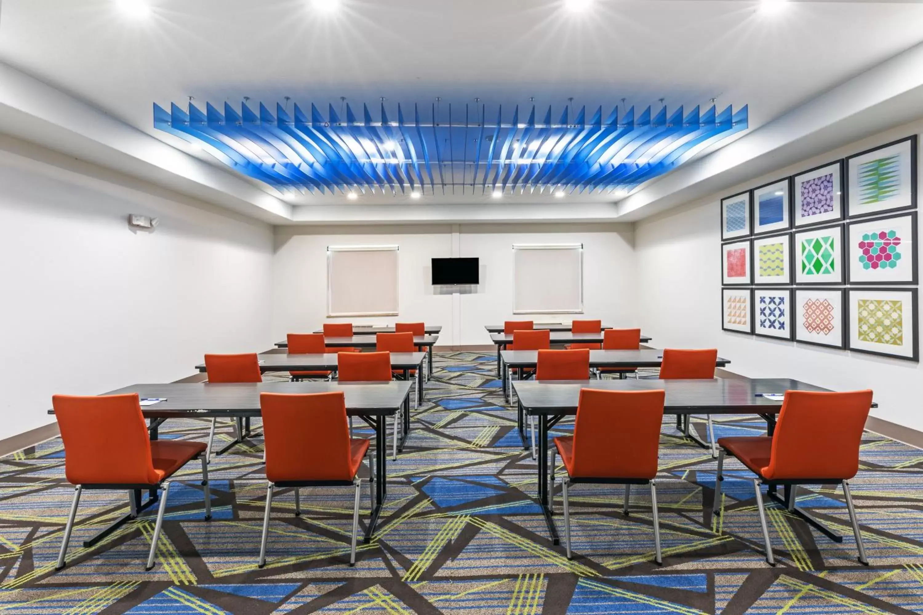 Meeting/conference room in Holiday Inn Express Hotel & Suites Vidor South, an IHG Hotel