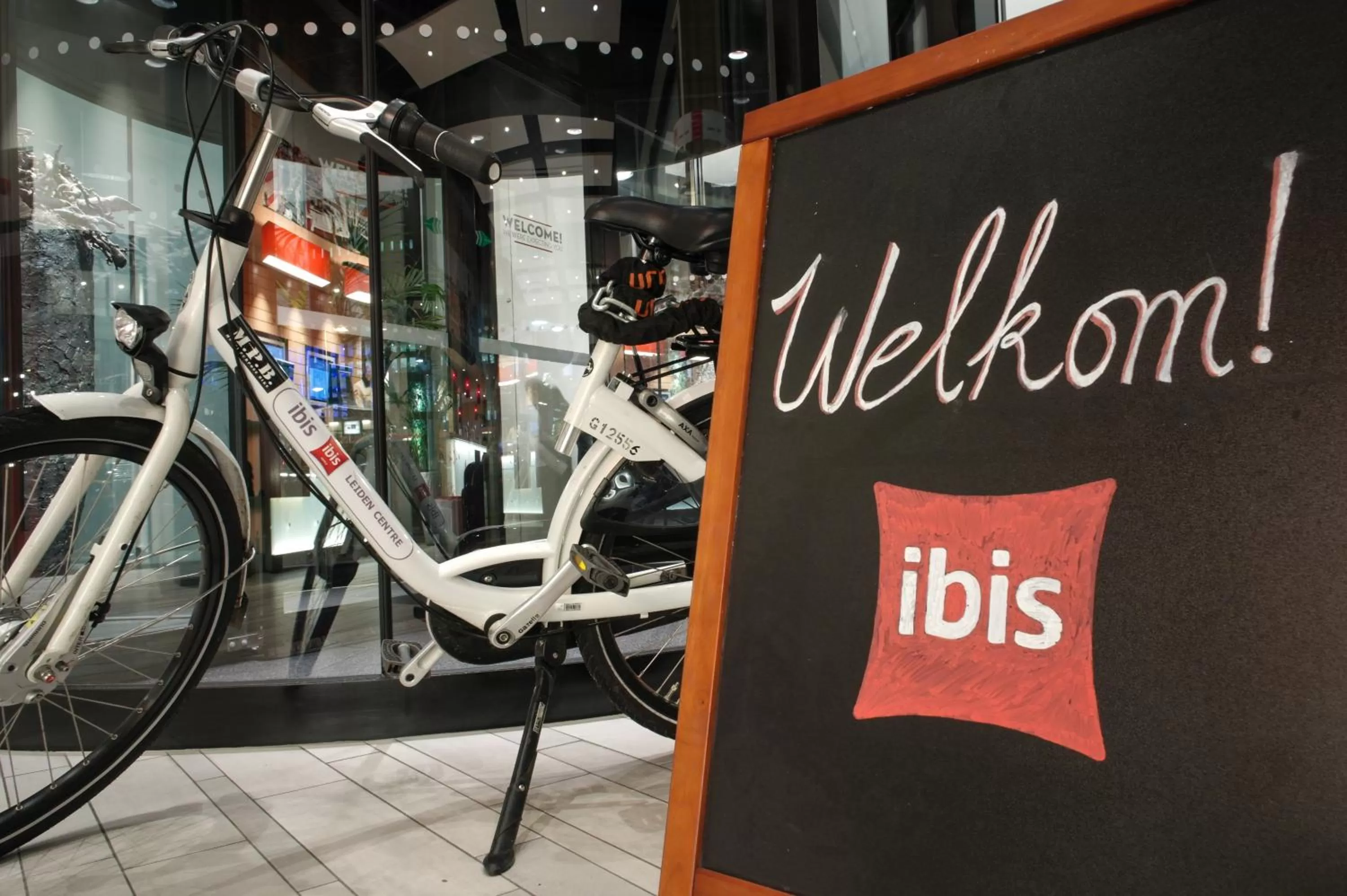 Facade/entrance in ibis Leiden Centre