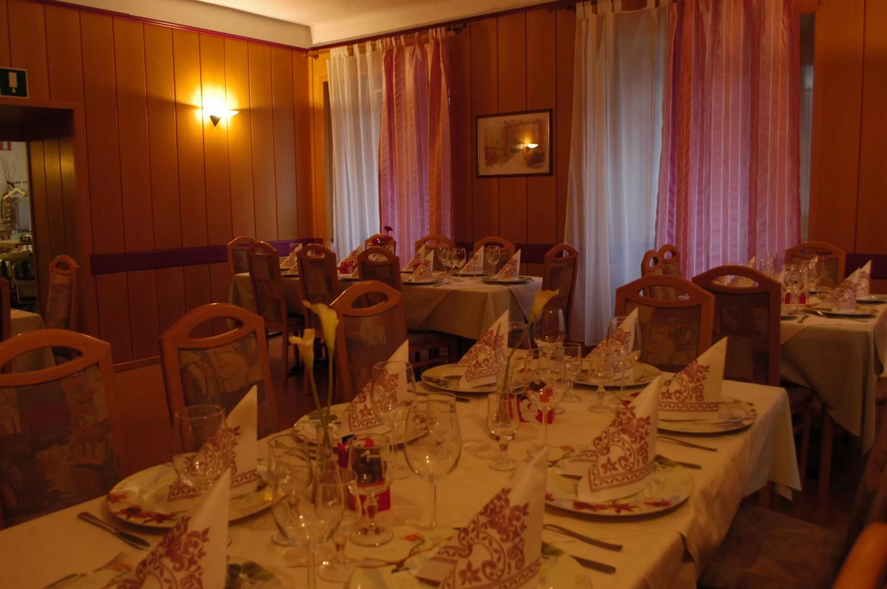 Restaurant/places to eat in Albergo Casagrande