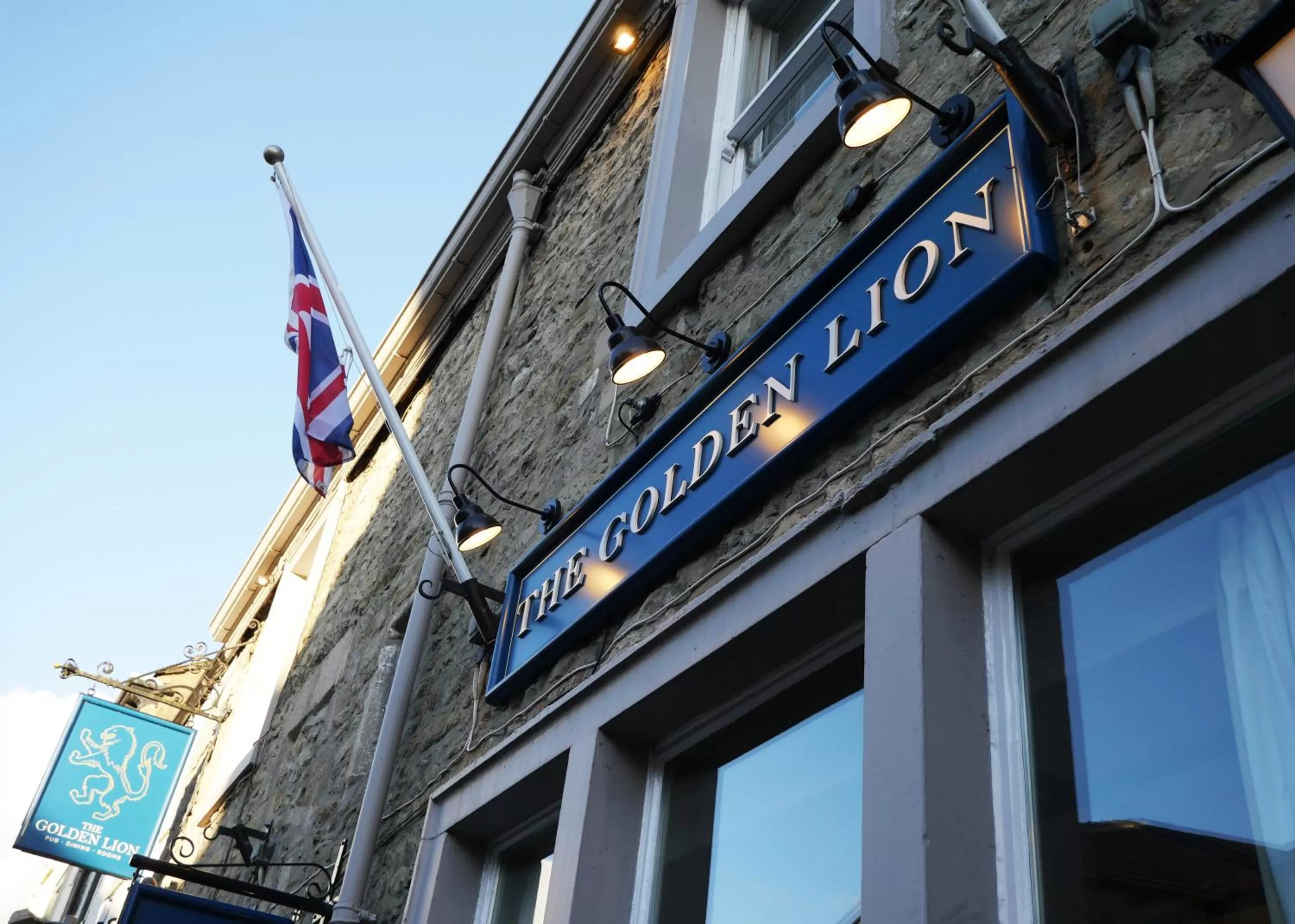 Facade/entrance in The Golden Lion at Settle