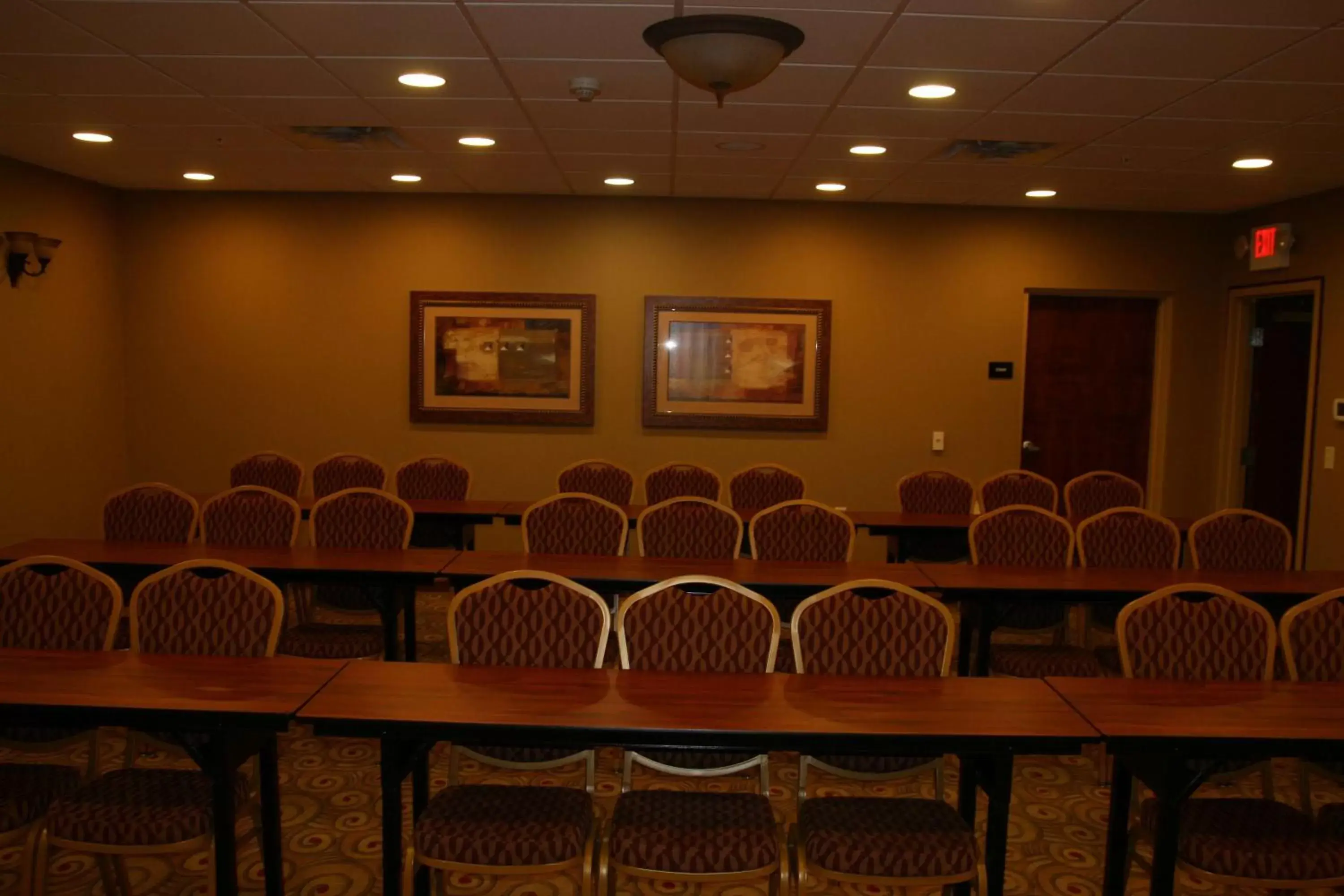 Meeting/conference room in Hampton Inn & Suites Brookings