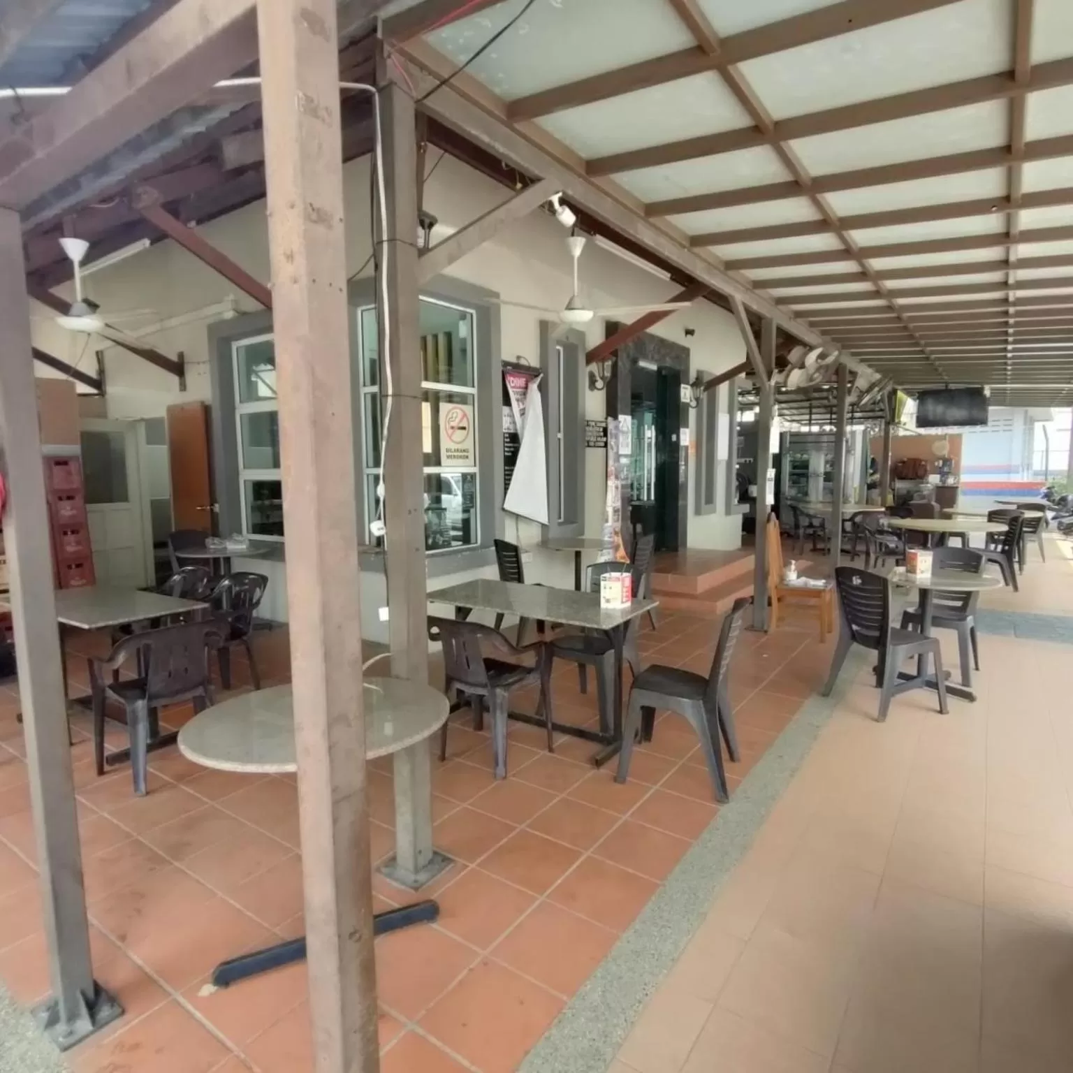 Restaurant/places to eat in Cozzy Motel Malacca