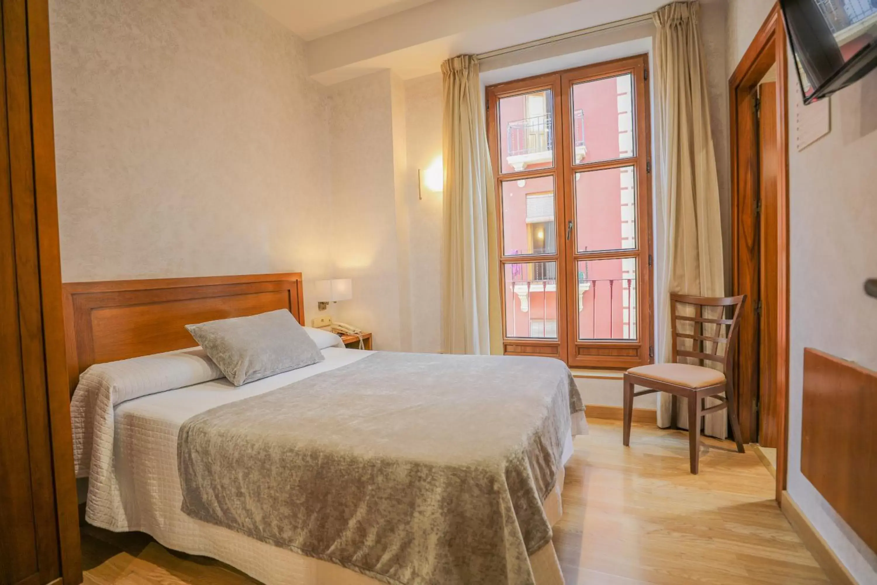 Matrimonial Double Room in Hotel Granada Centro