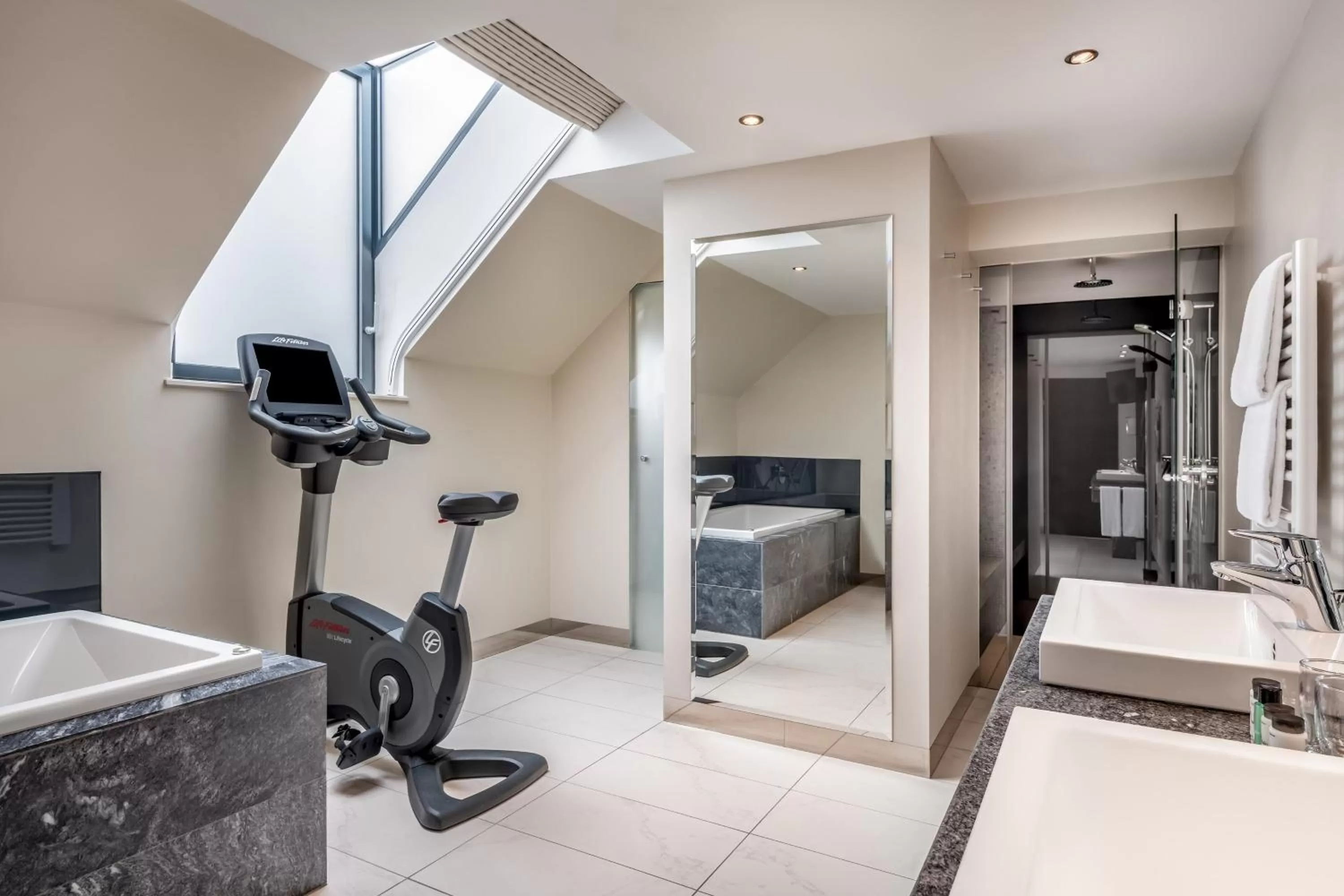 Bathroom, Bed in Sheraton Grand Salzburg