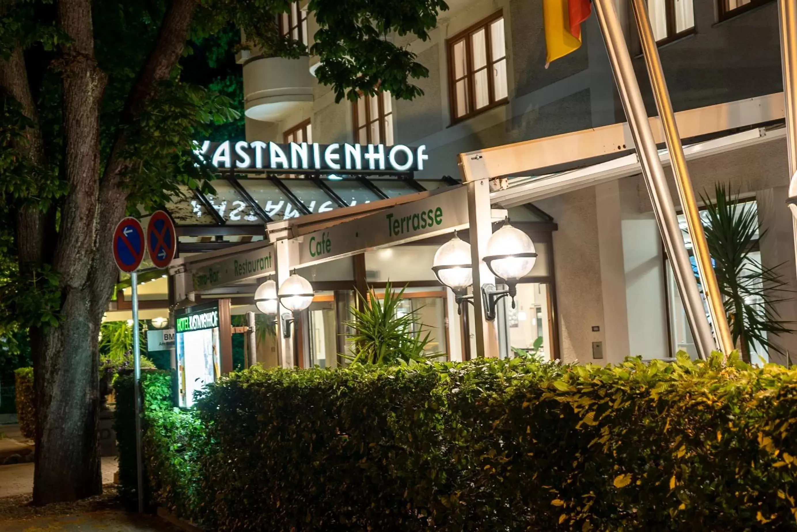 Facade/entrance, Property Building in Hotel Kastanienhof