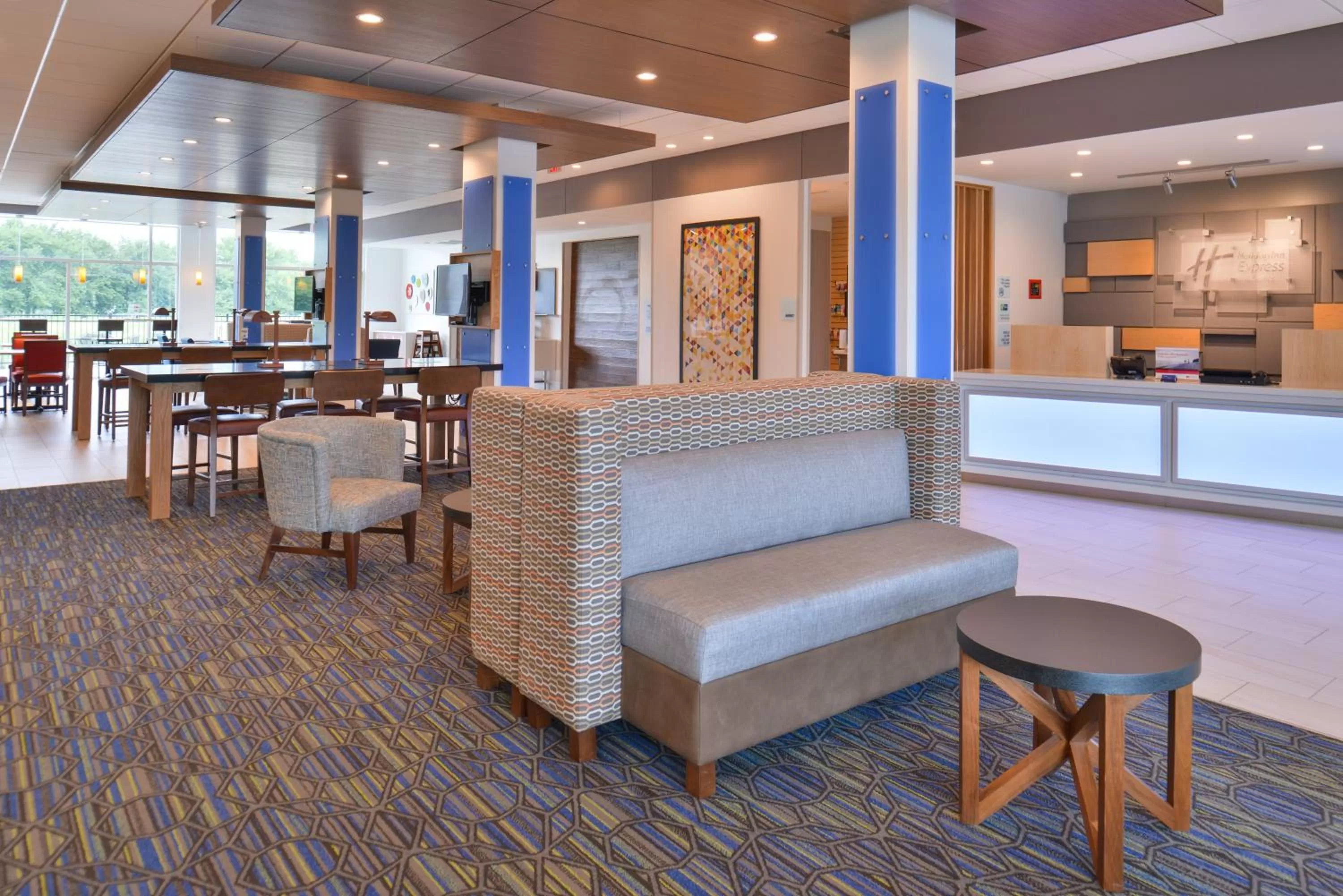 Property building in Holiday Inn Express & Suites Omaha Airport by IHG