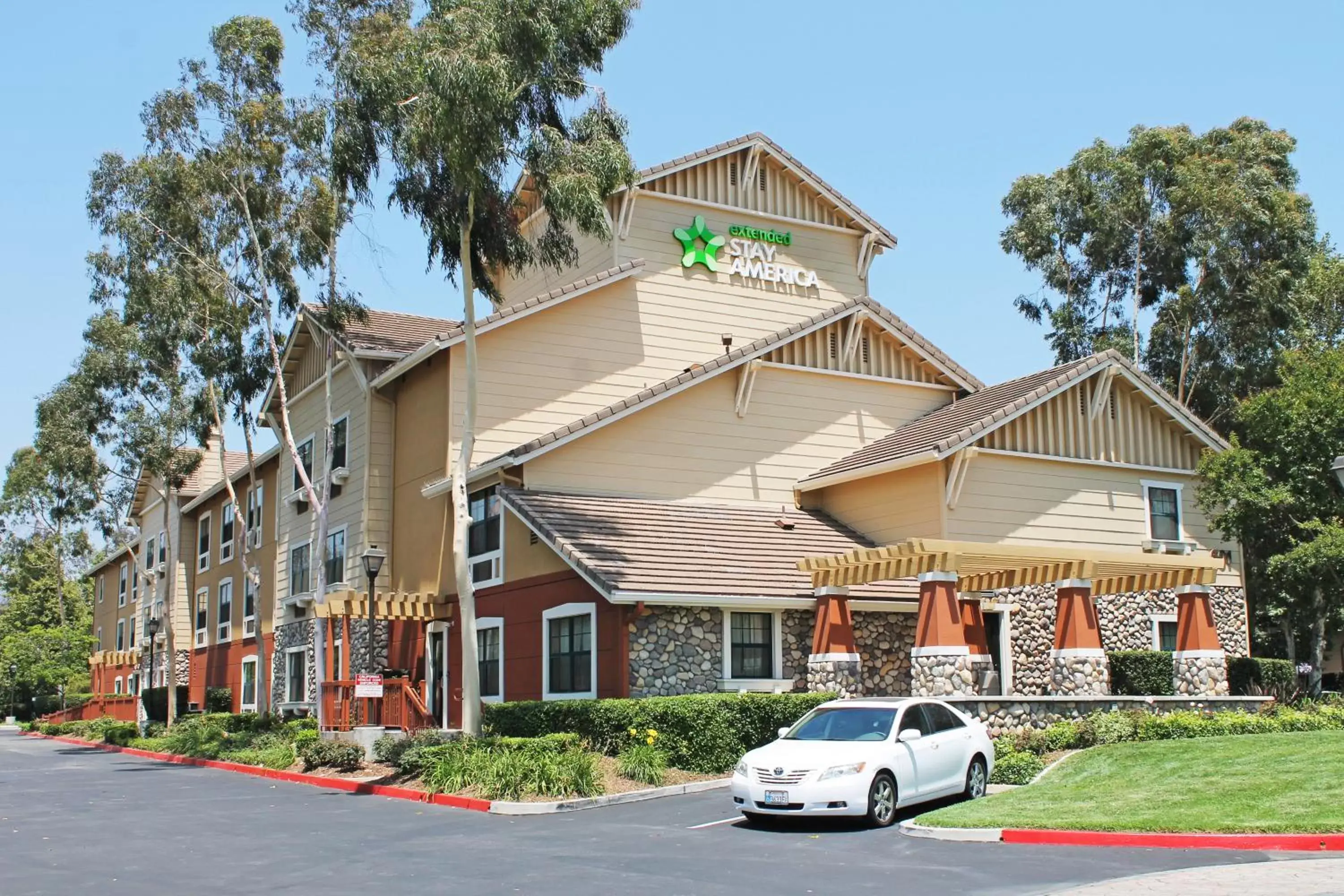 Property building in Extended Studio Hotel Suites - Los Angeles - San Dimas Property building in Extended Studio Hotel Suites - Los Angeles - San Dimas