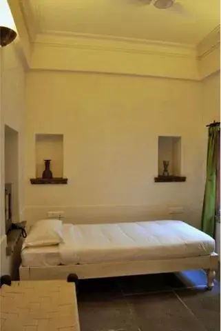 Bedroom, Bed in Madri Haveli