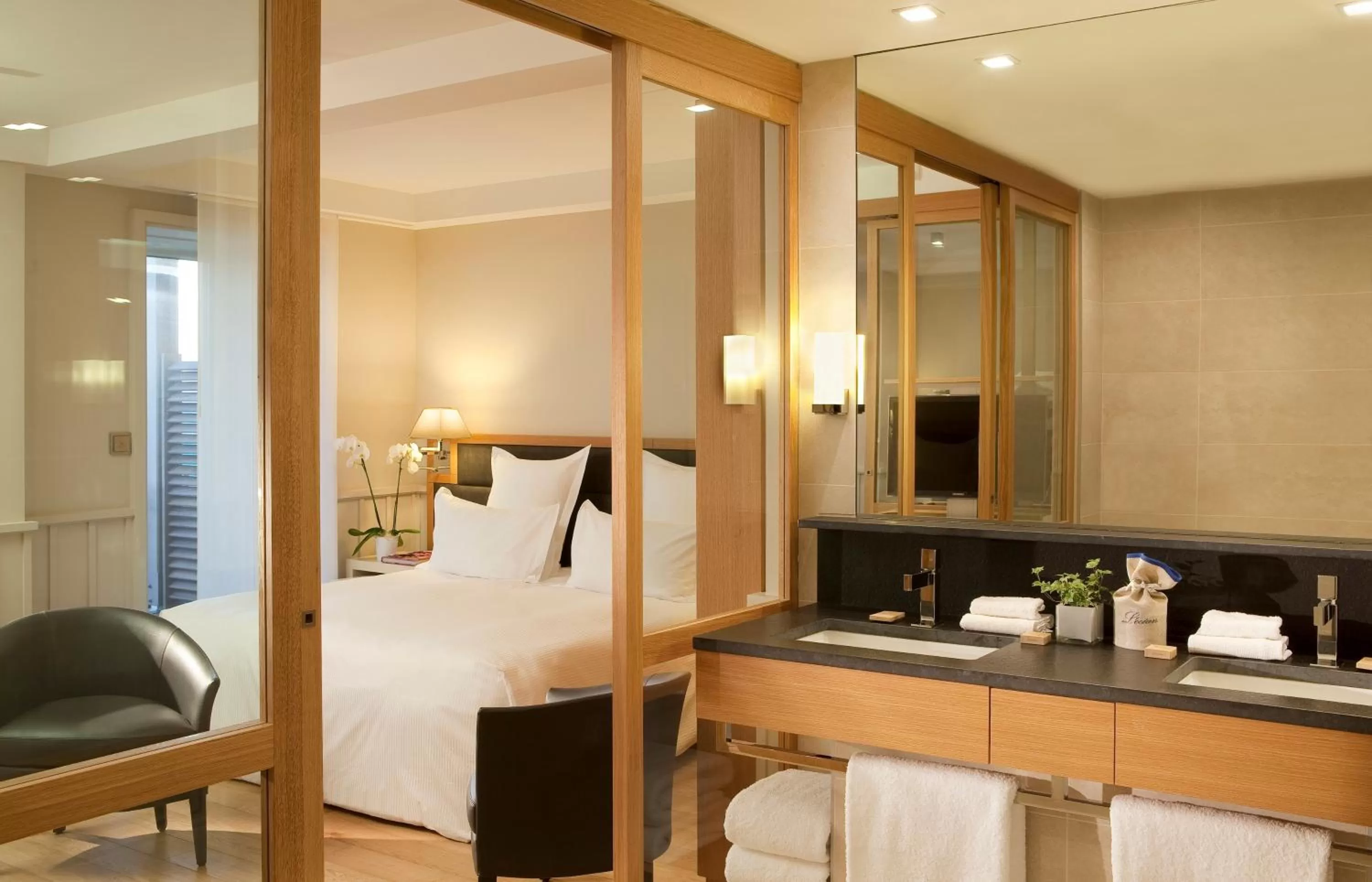 Bedroom in Grand Hotel de L'Océan