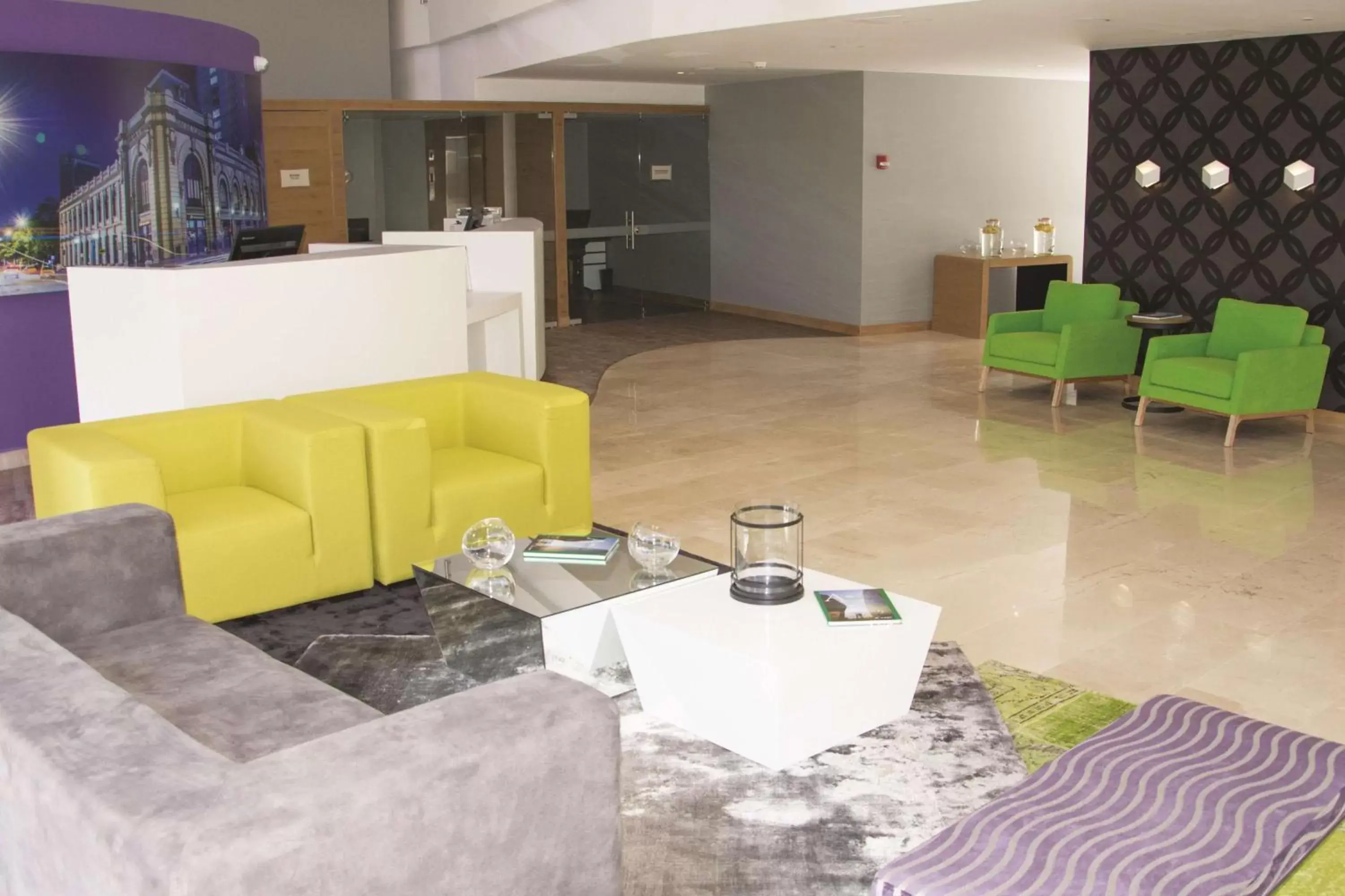 Lobby or reception, Lobby/Reception in La Quinta by Wyndham Medellin