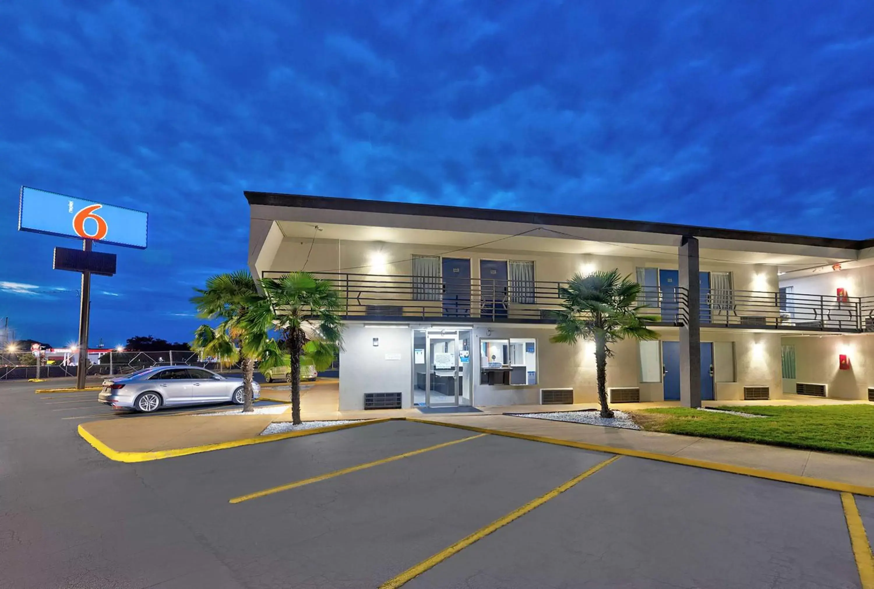 Property building in Motel 6 McDonough, GA Property building in Motel 6 McDonough, GA