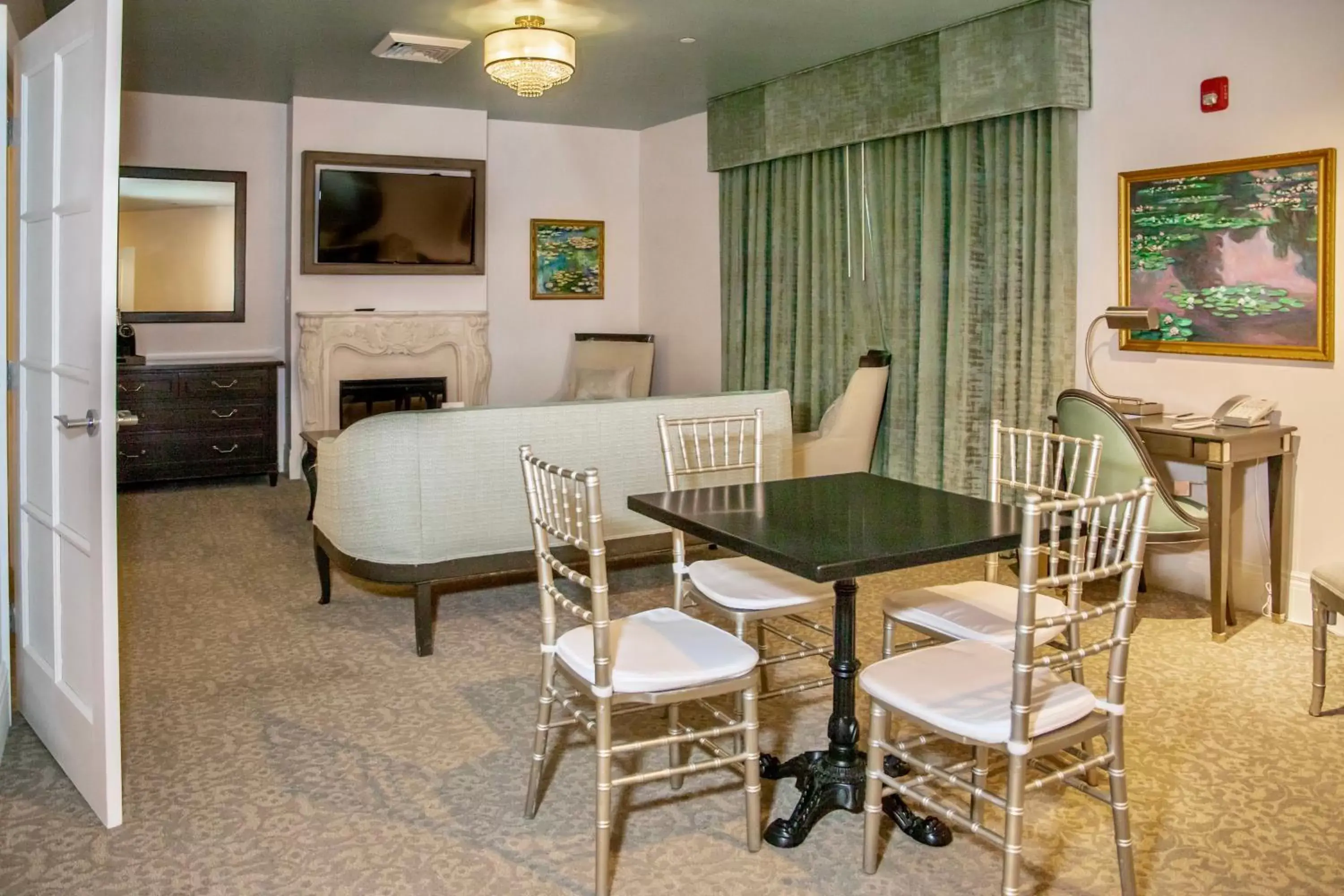 Guests, Dining Area in Mirbeau Inn & Spa, Rhinebeck