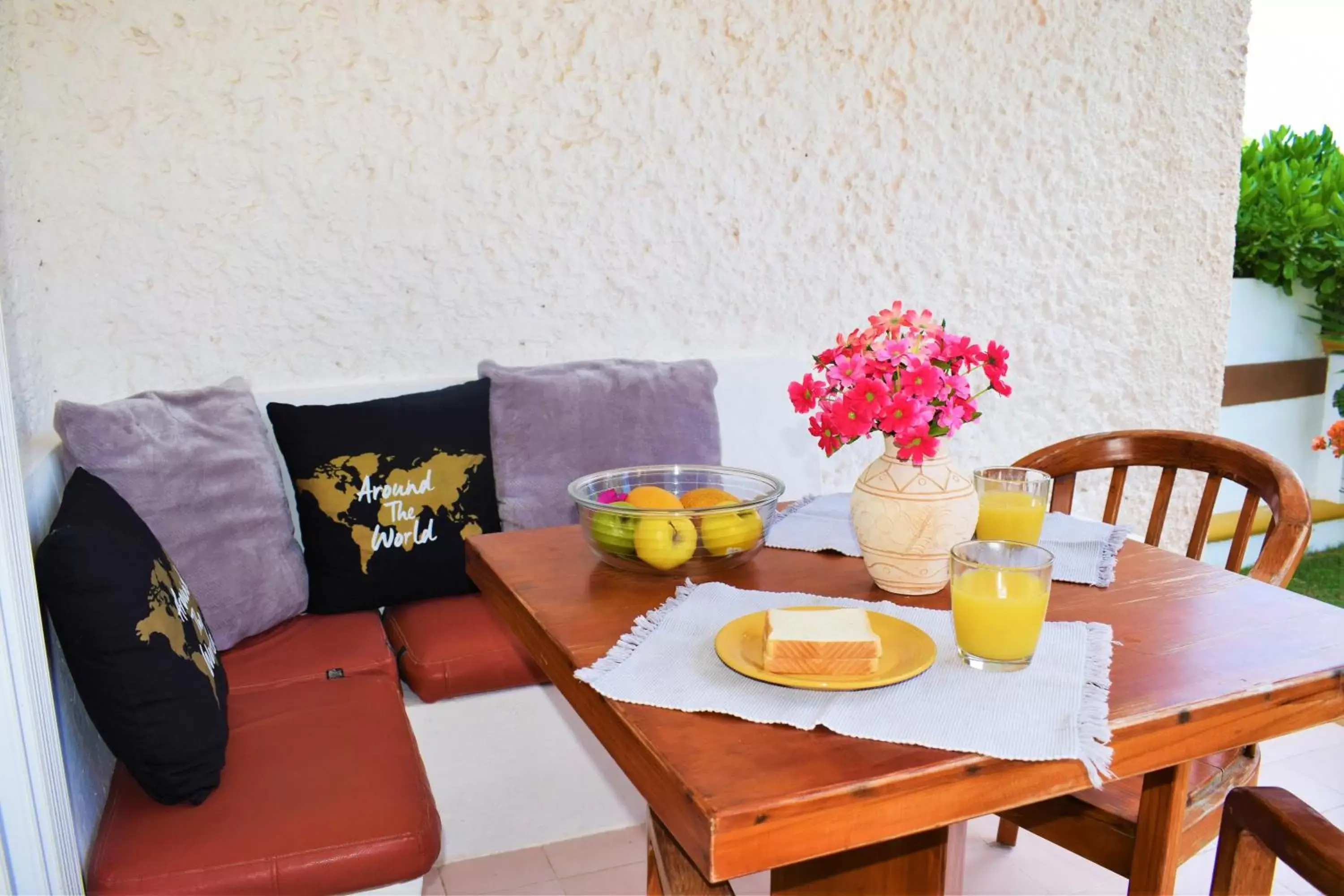 Balcony/Terrace, Dining Area in Arrecifes Suites