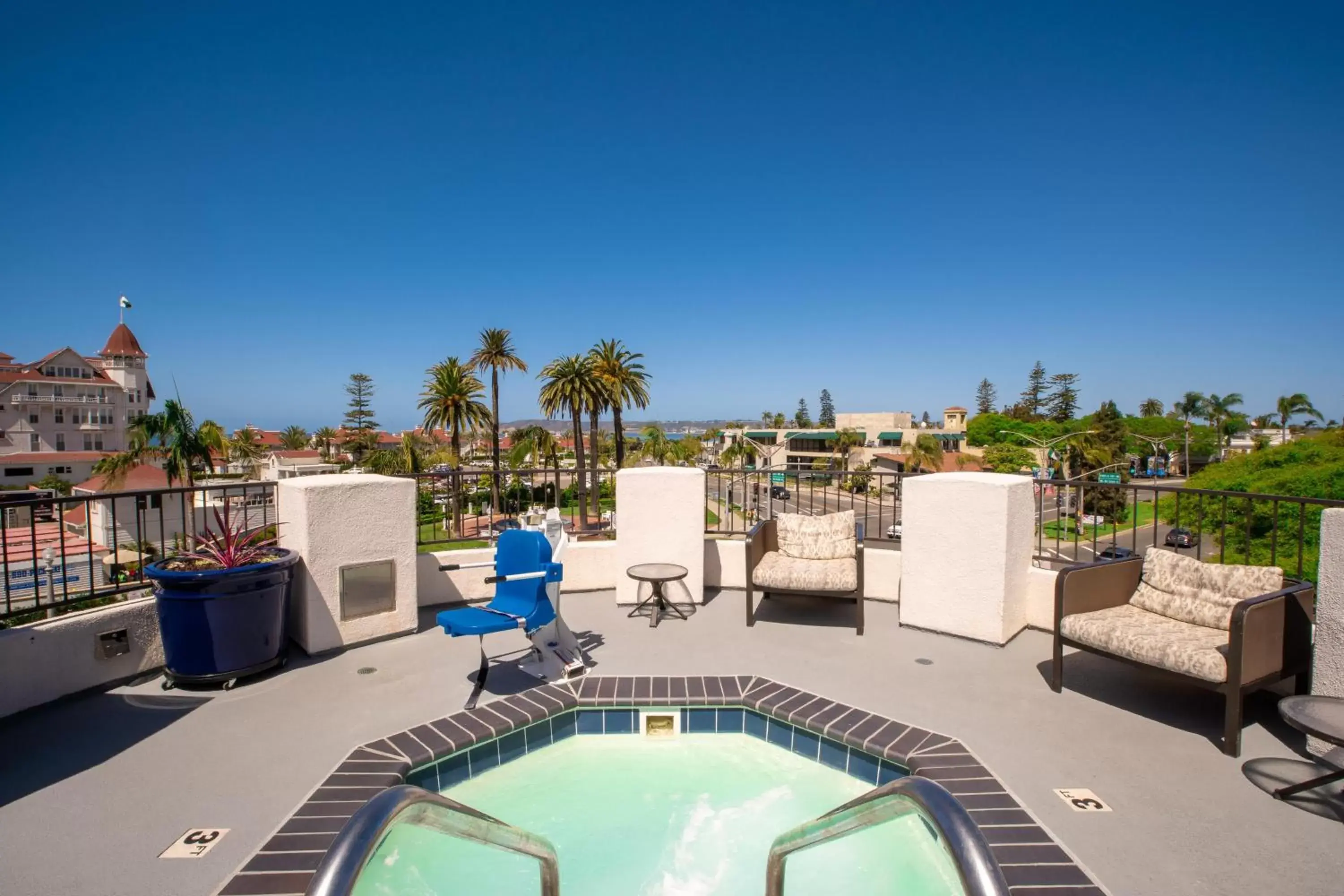 Hot Tub, Pool View in Coronado Beach Resort