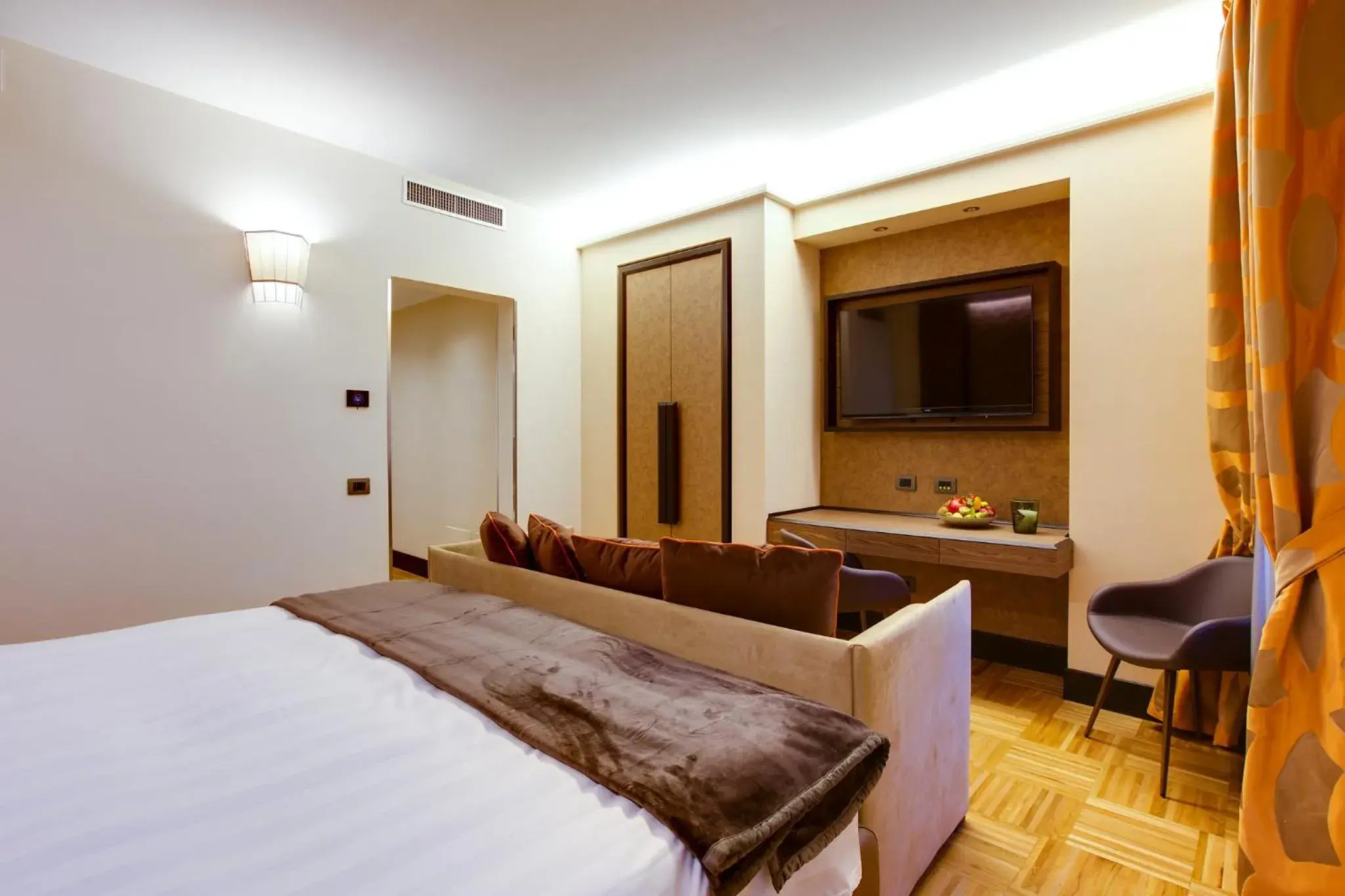 Photo of the whole room, Bed in Solo Experience Hotel Photo of the whole room, Bed in Solo Experience Hotel