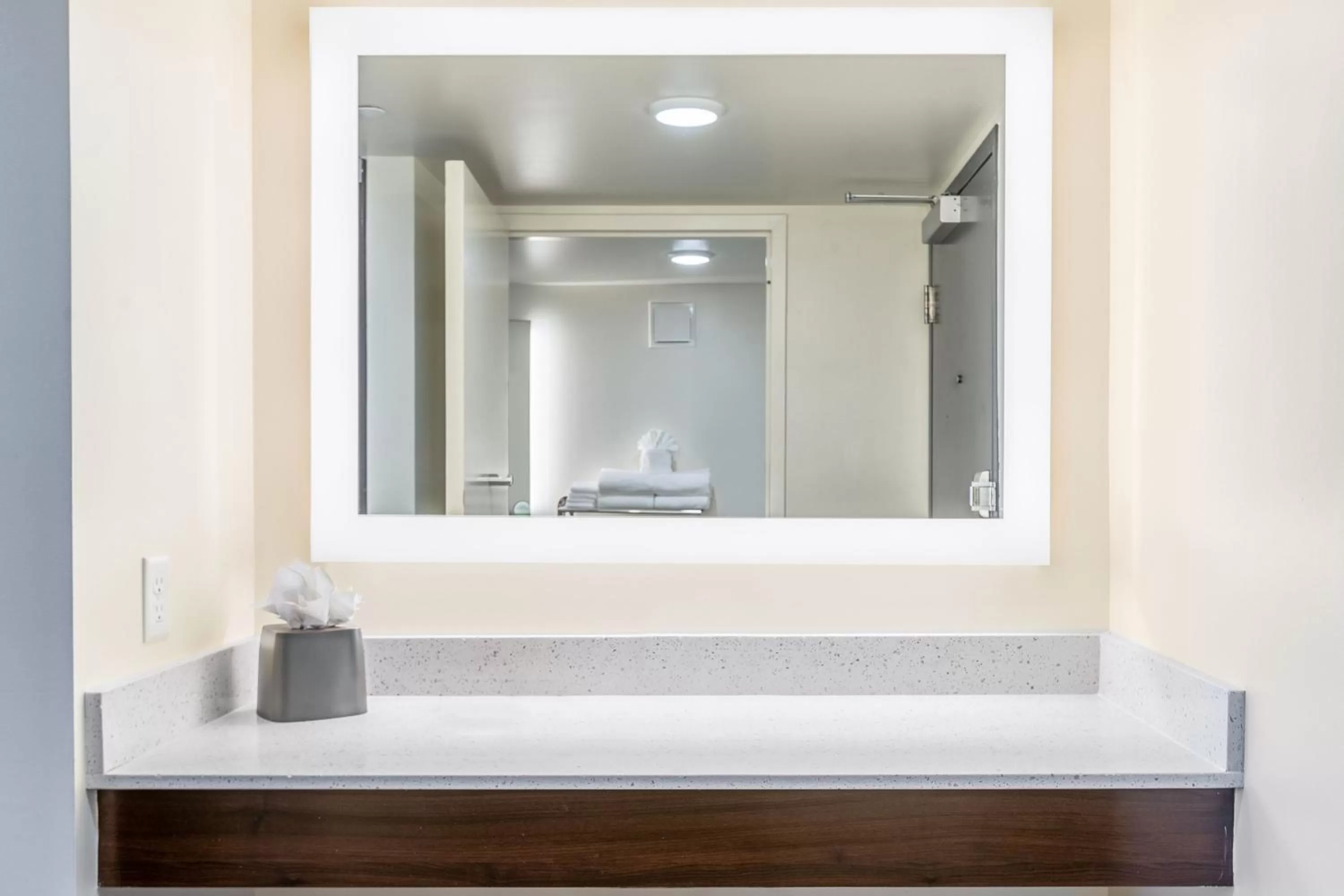 Standard Queen Room with Two Queen Beds - Lower Level in Holiday Inn Resort Panama City Beach - Beachfront, an IHG Hotel