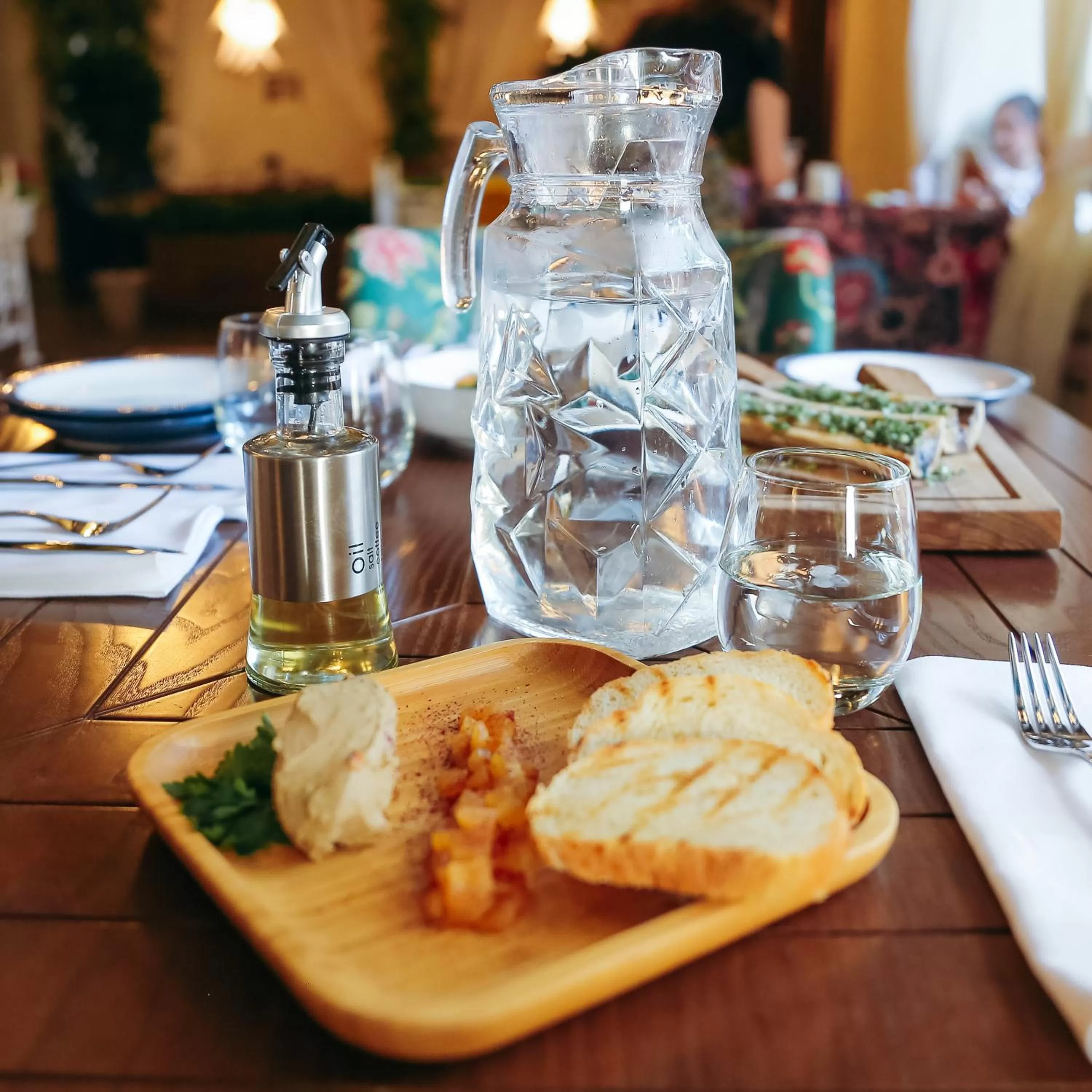 Restaurant/places to eat in 7 Boutique Hotel