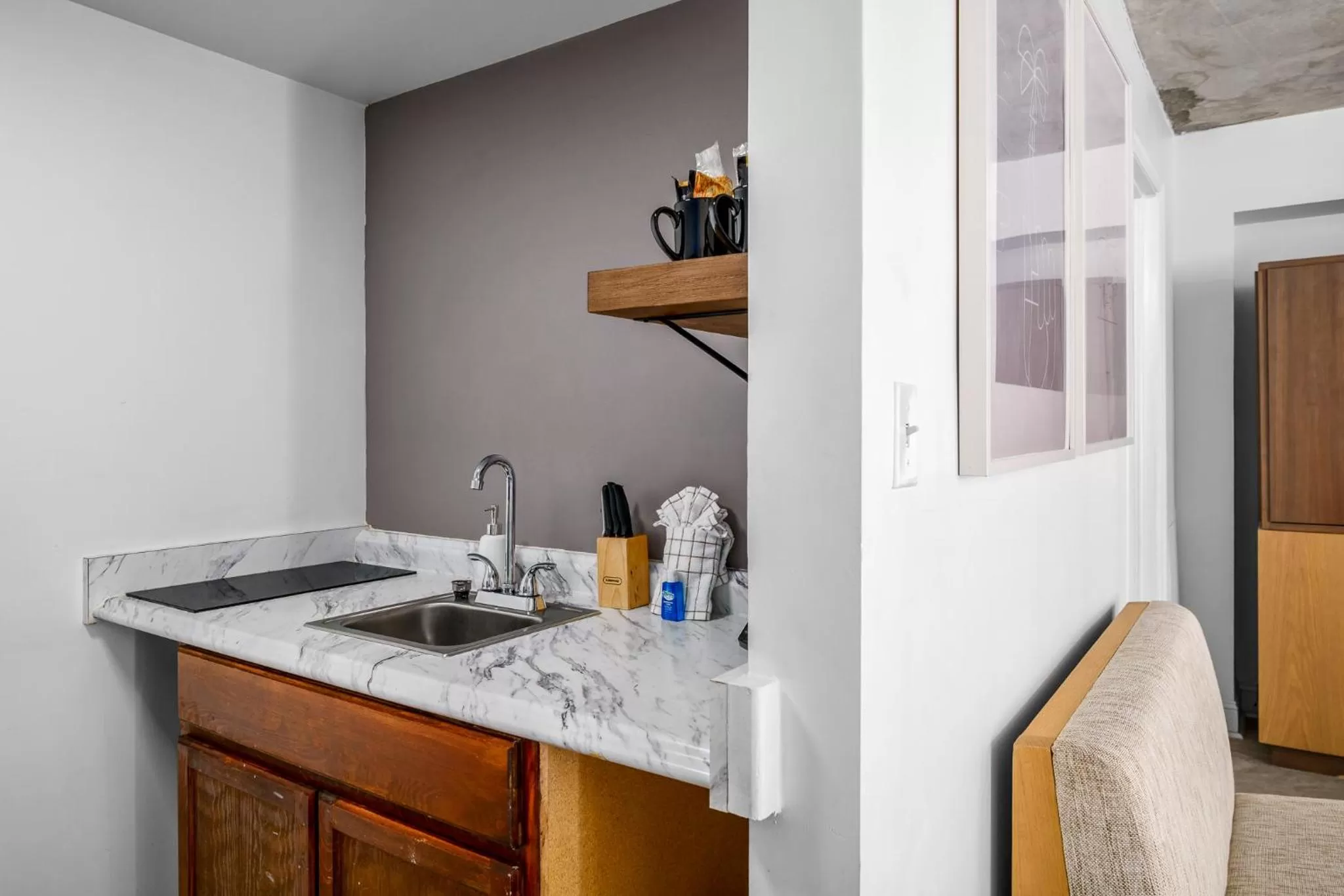 Kitchen or kitchenette in The Beverley Beach House