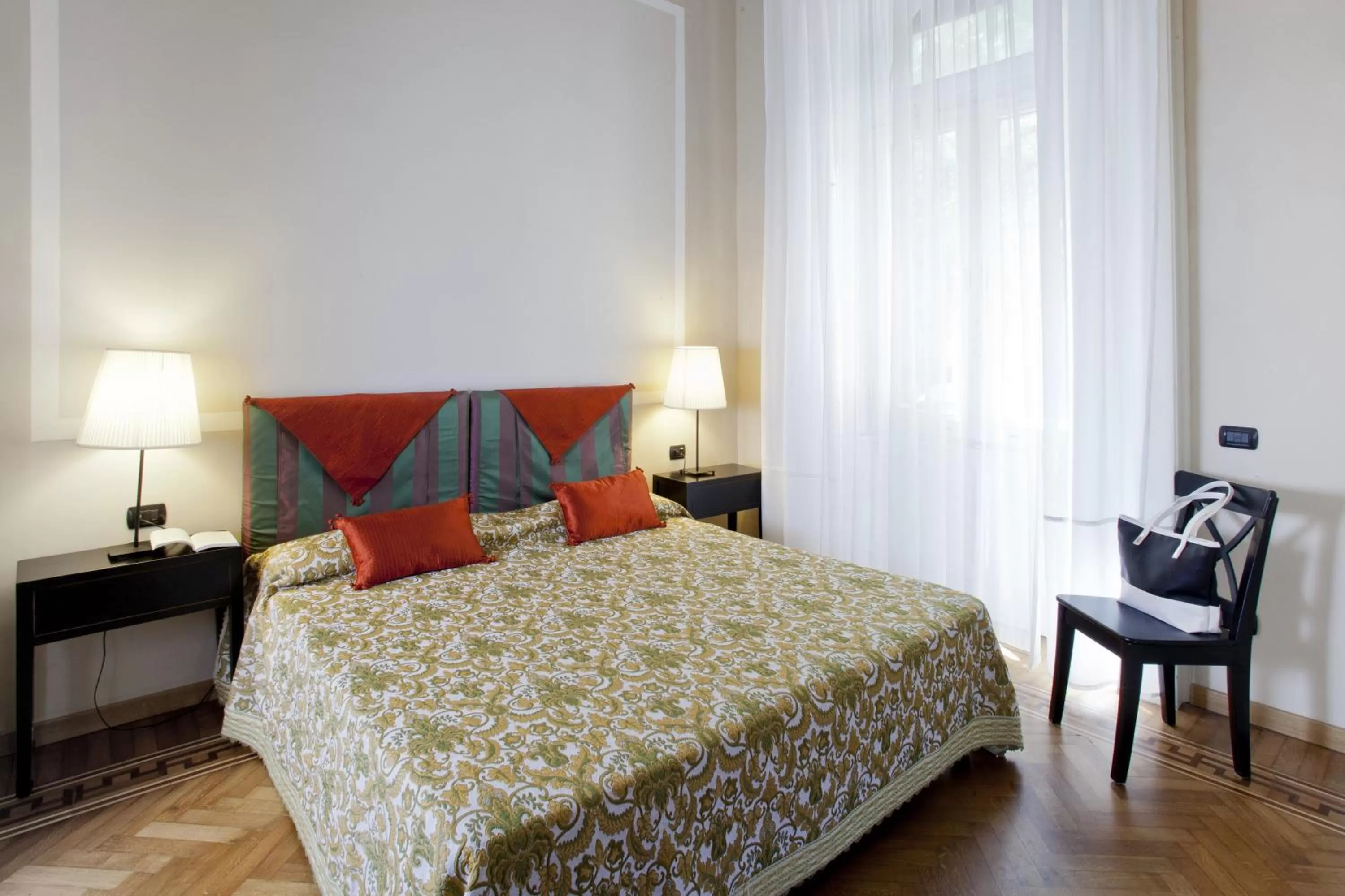 Photo of the whole room, Bed in Palazzo Lombardo