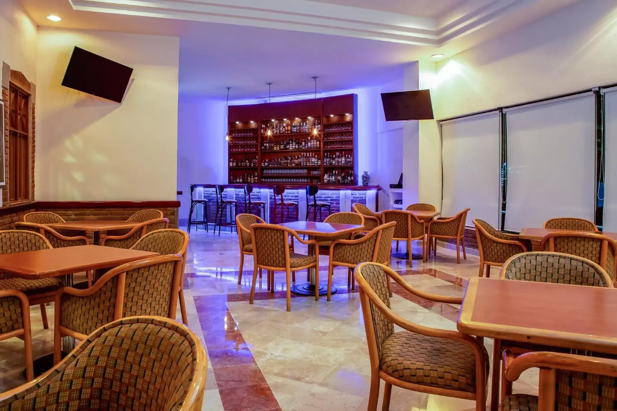 Lounge or bar, Restaurant/Places to Eat in Fiesta Inn Tampico