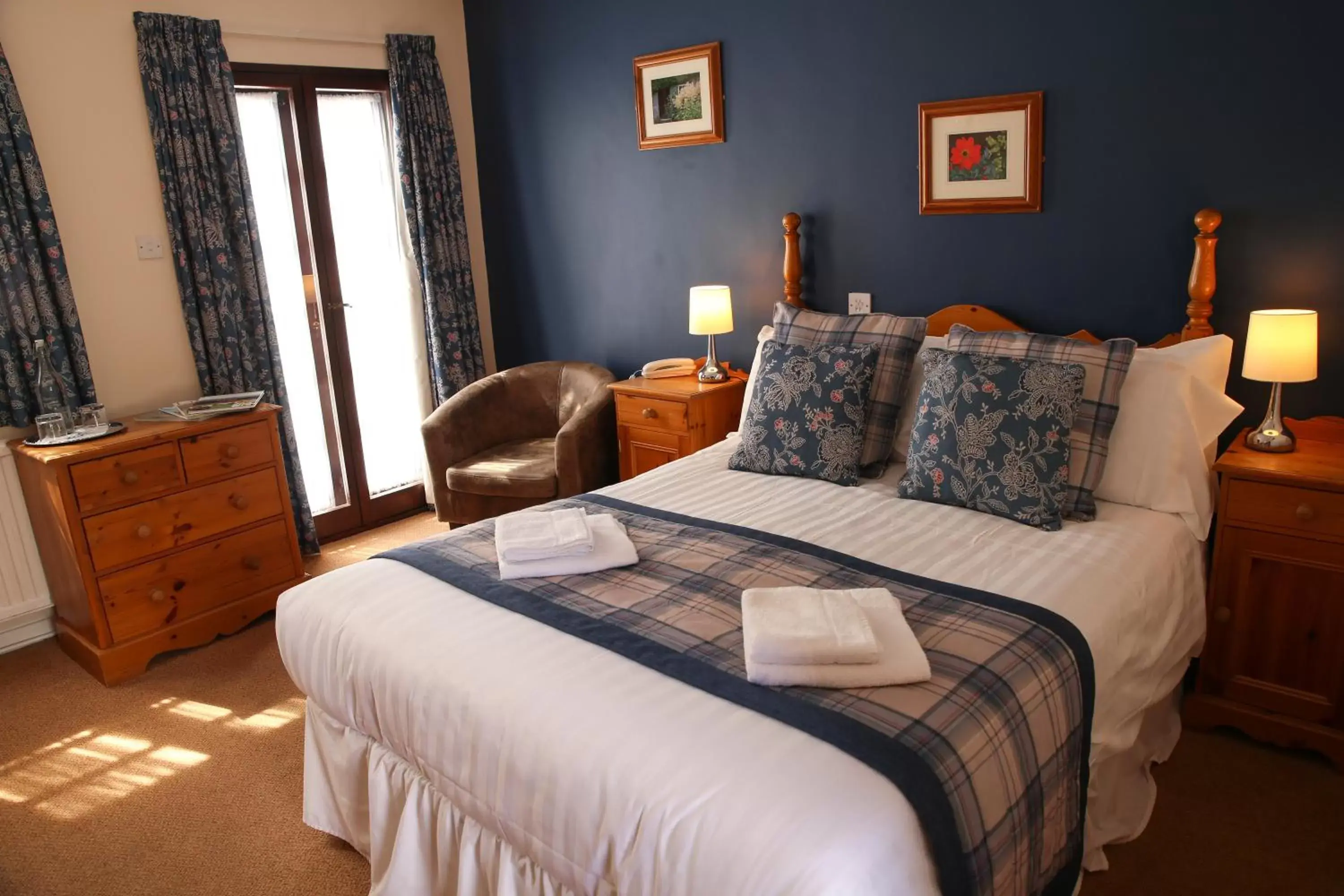 Photo of the whole room, Bed in The Greyhound Inn and Hotel