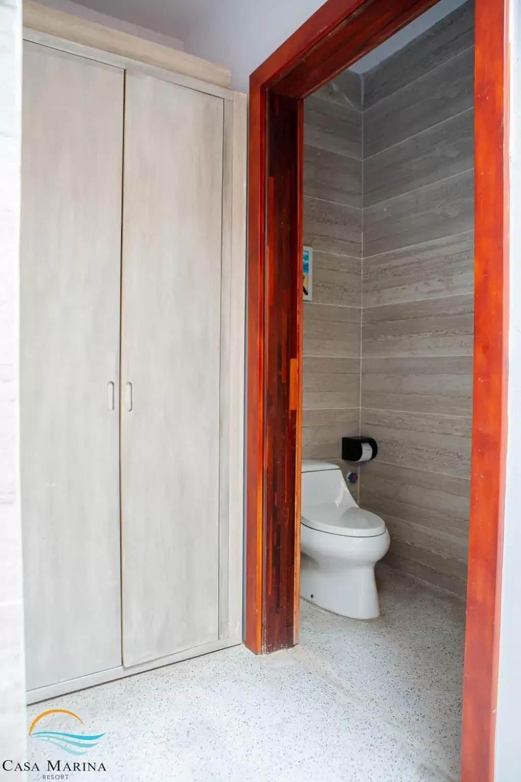 Toilet, Bathroom in Casa Marina Resort
