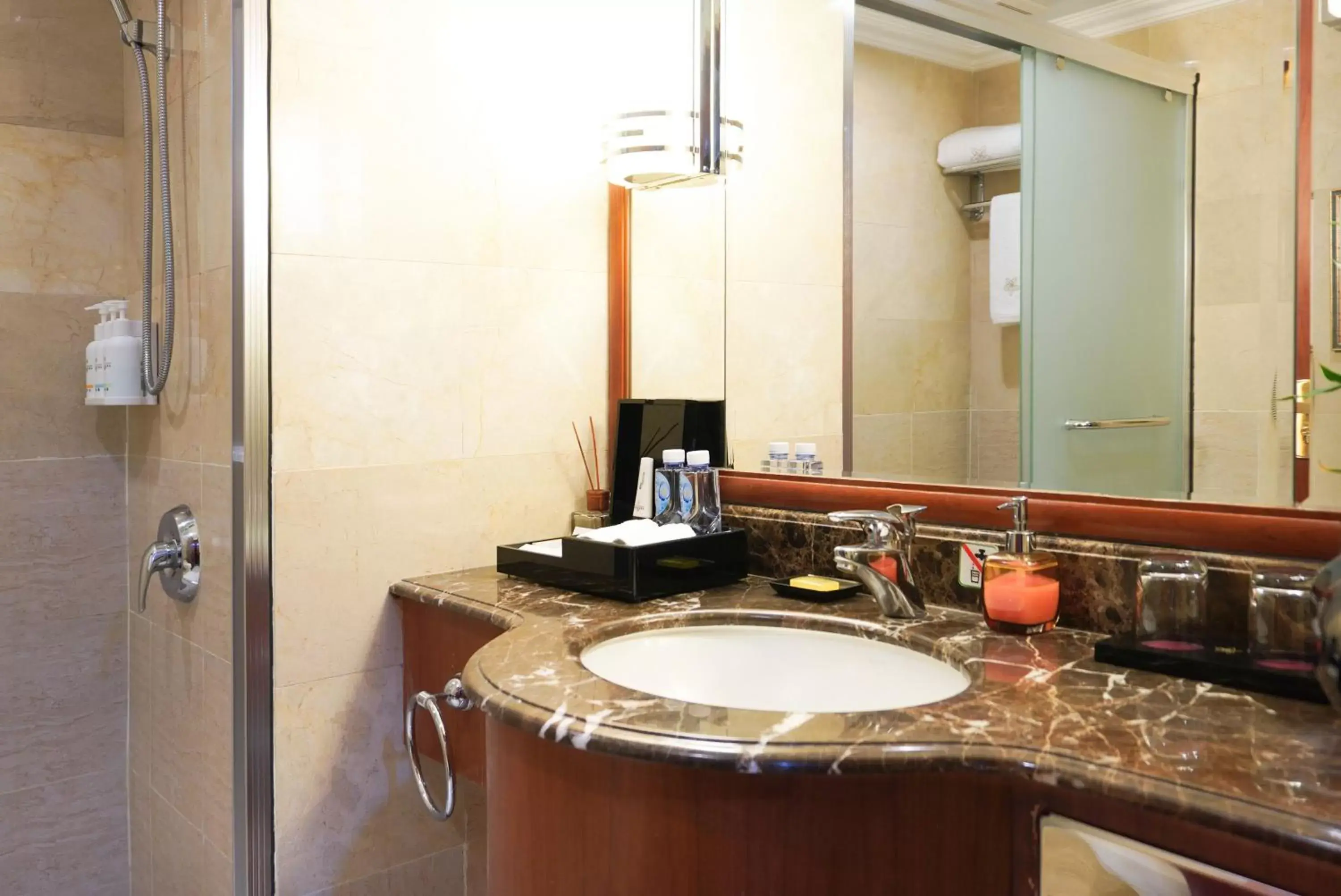 Toilet, Bathroom in The Pavilion Hotel Shenzhen (Huaqiang NorthBusiness Zone)