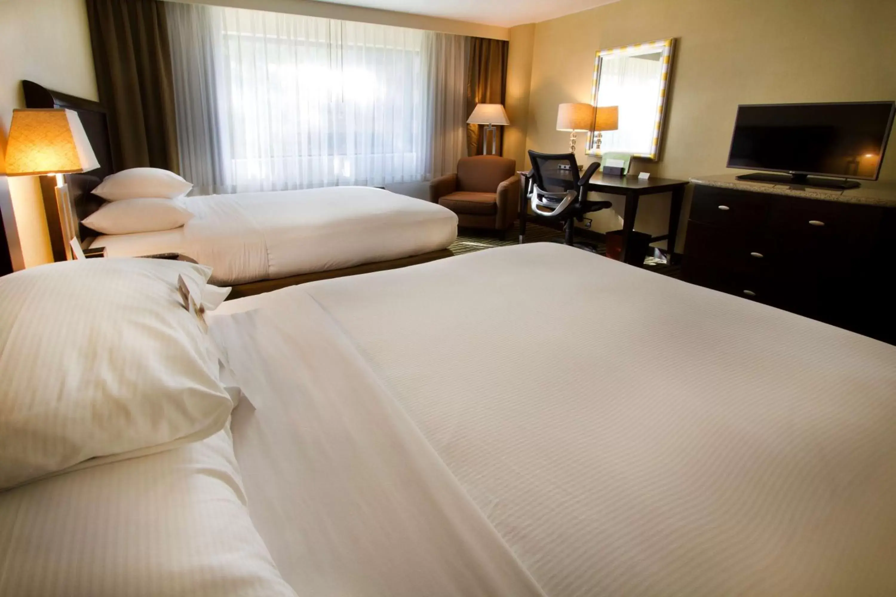 Bed in DoubleTree by Hilton Orange County Airport