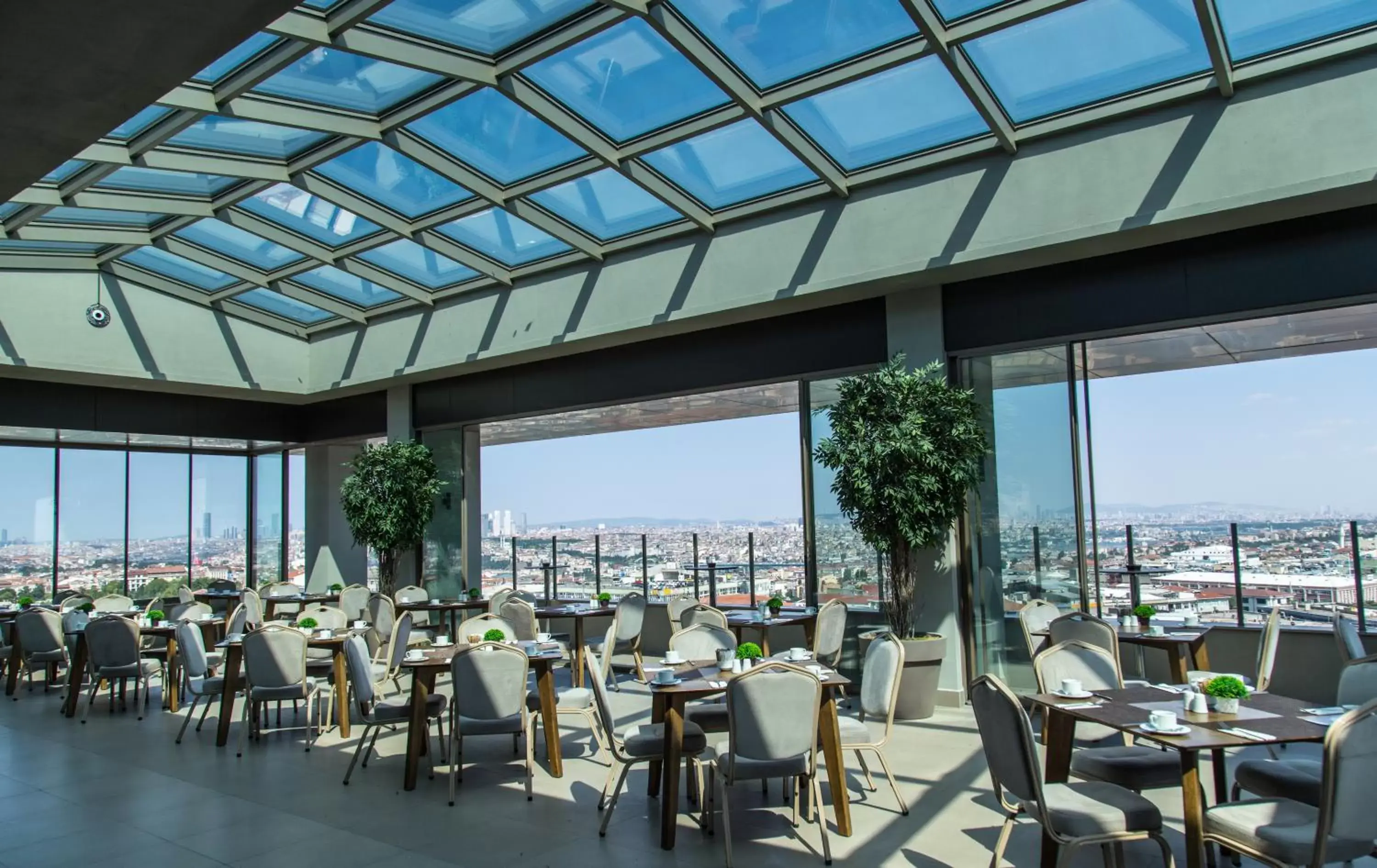 Balcony/Terrace, Restaurant/Places to Eat in Lionel Hotel Istanbul