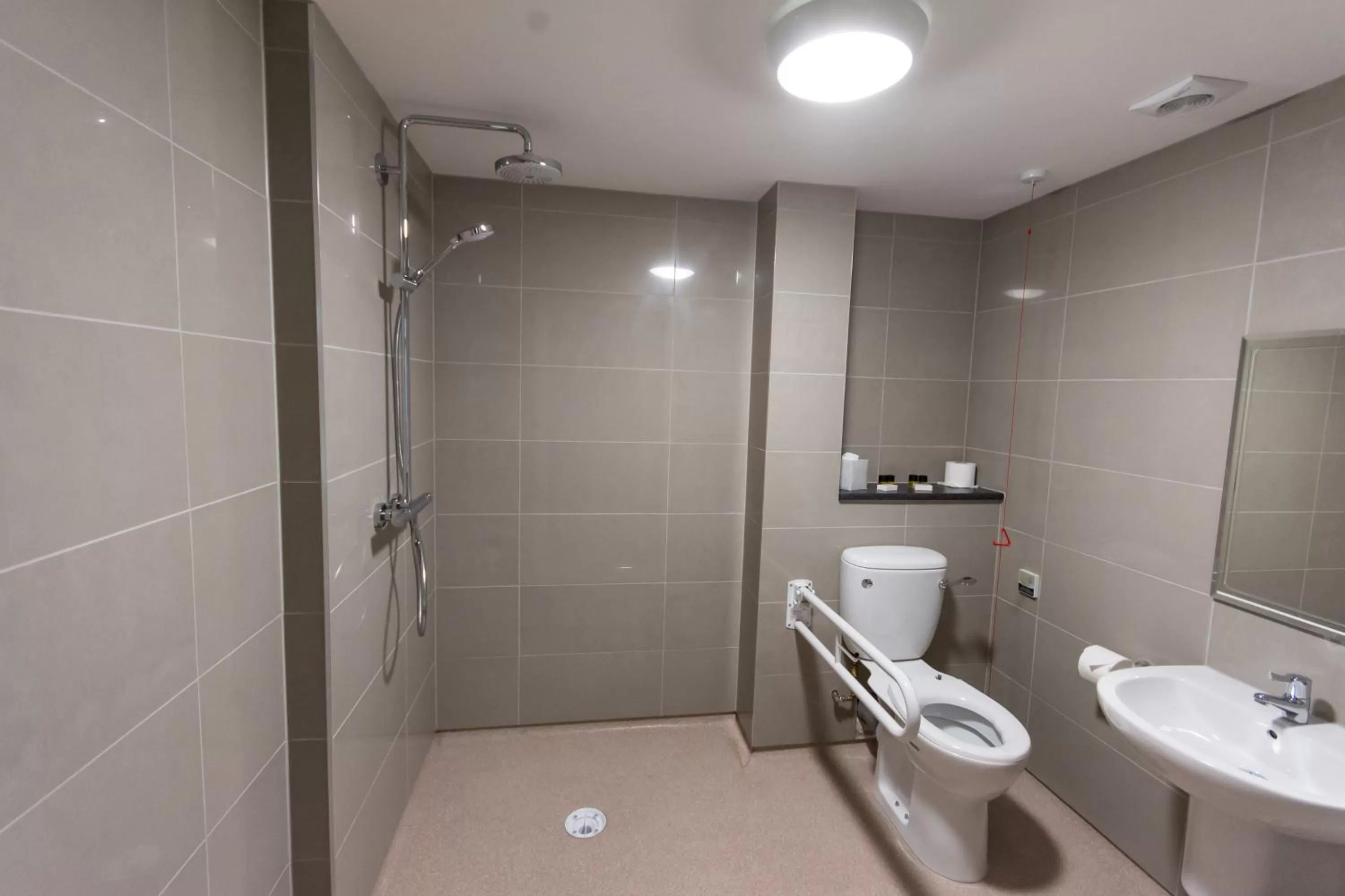 Bathroom in St Nicholas Hotel Colchester